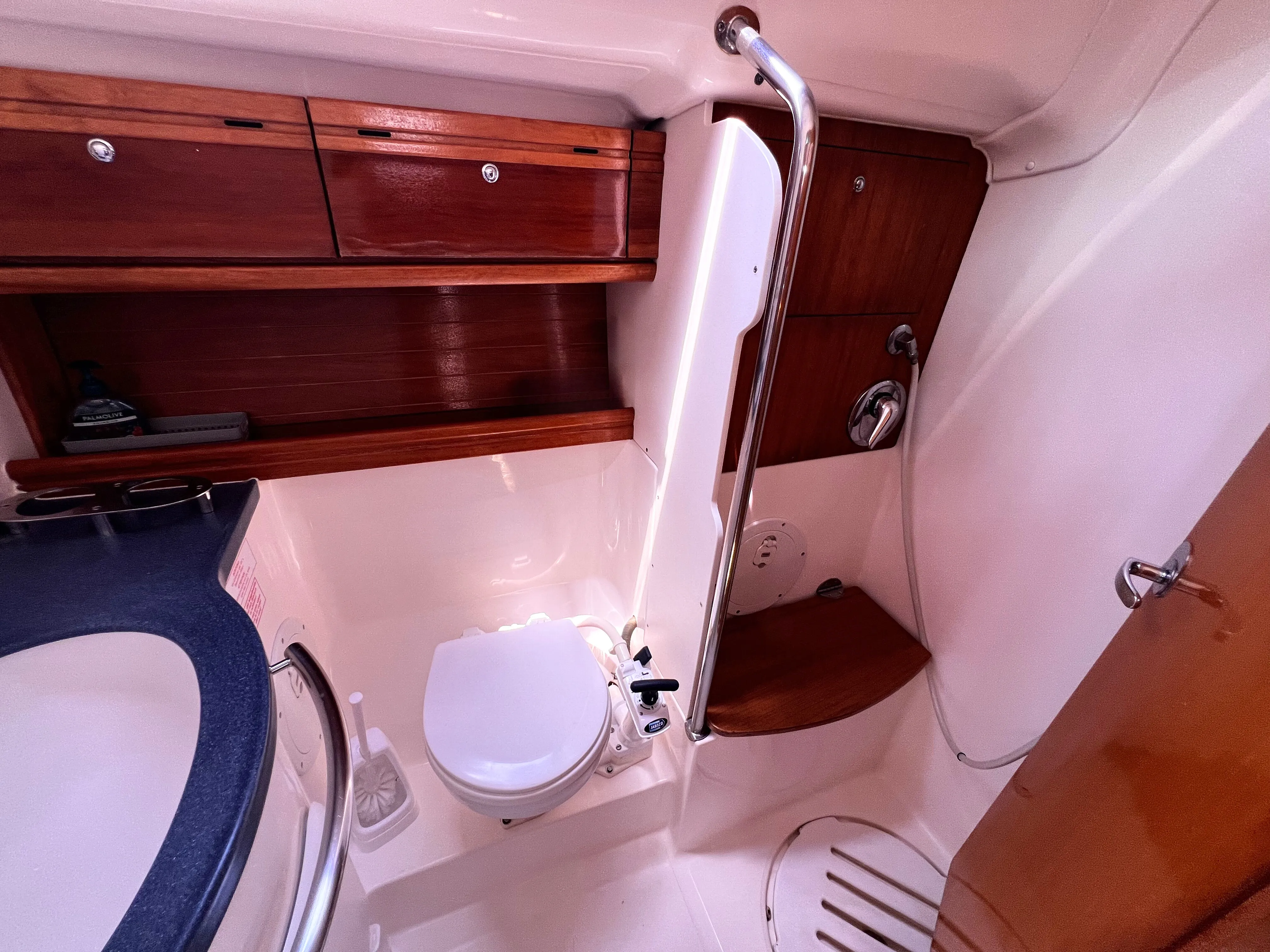 Bavaria C38 IONA — yacht photo 5