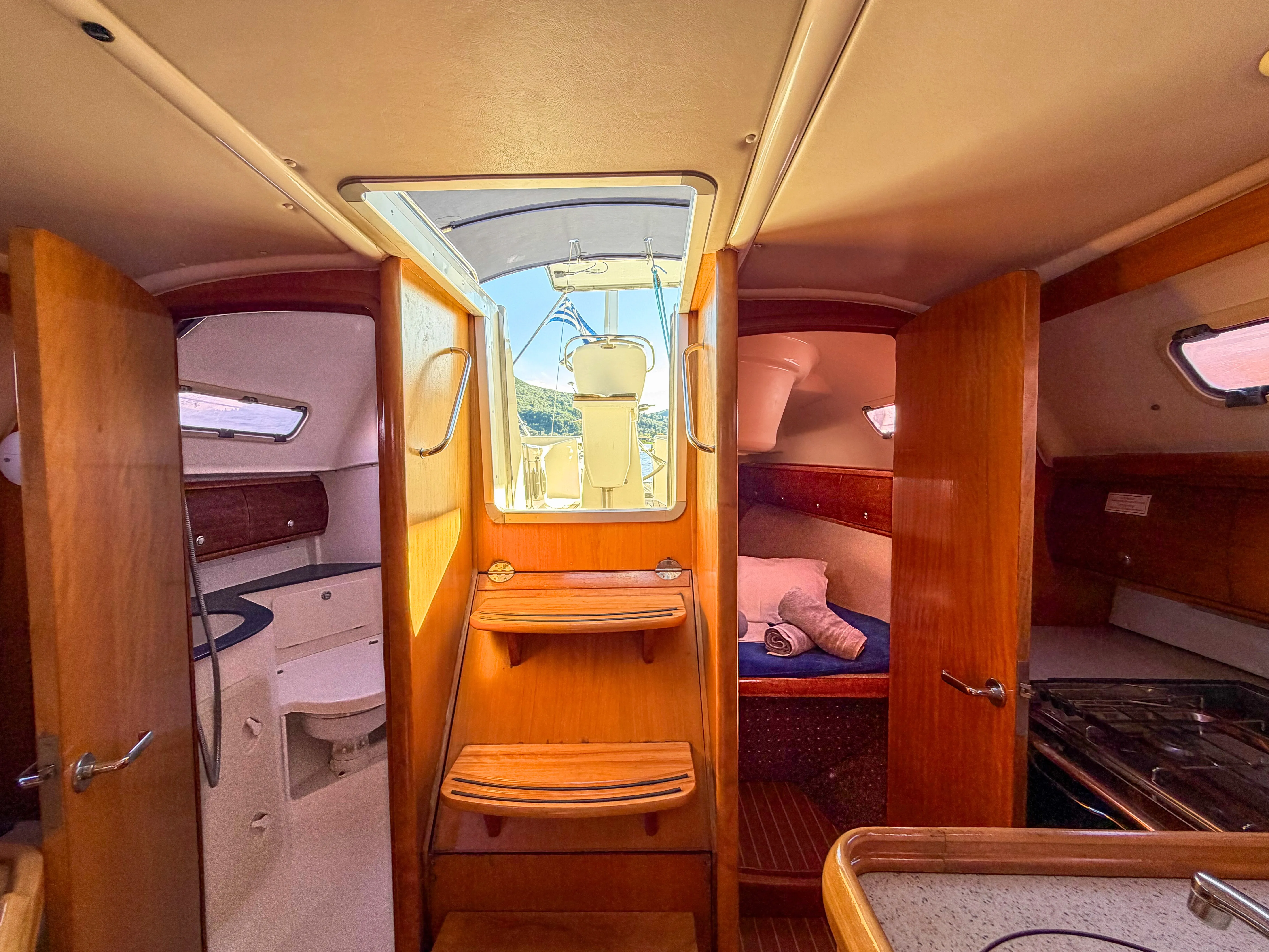 Bavaria Cruiser 32 LILA — fotografia jachty 9