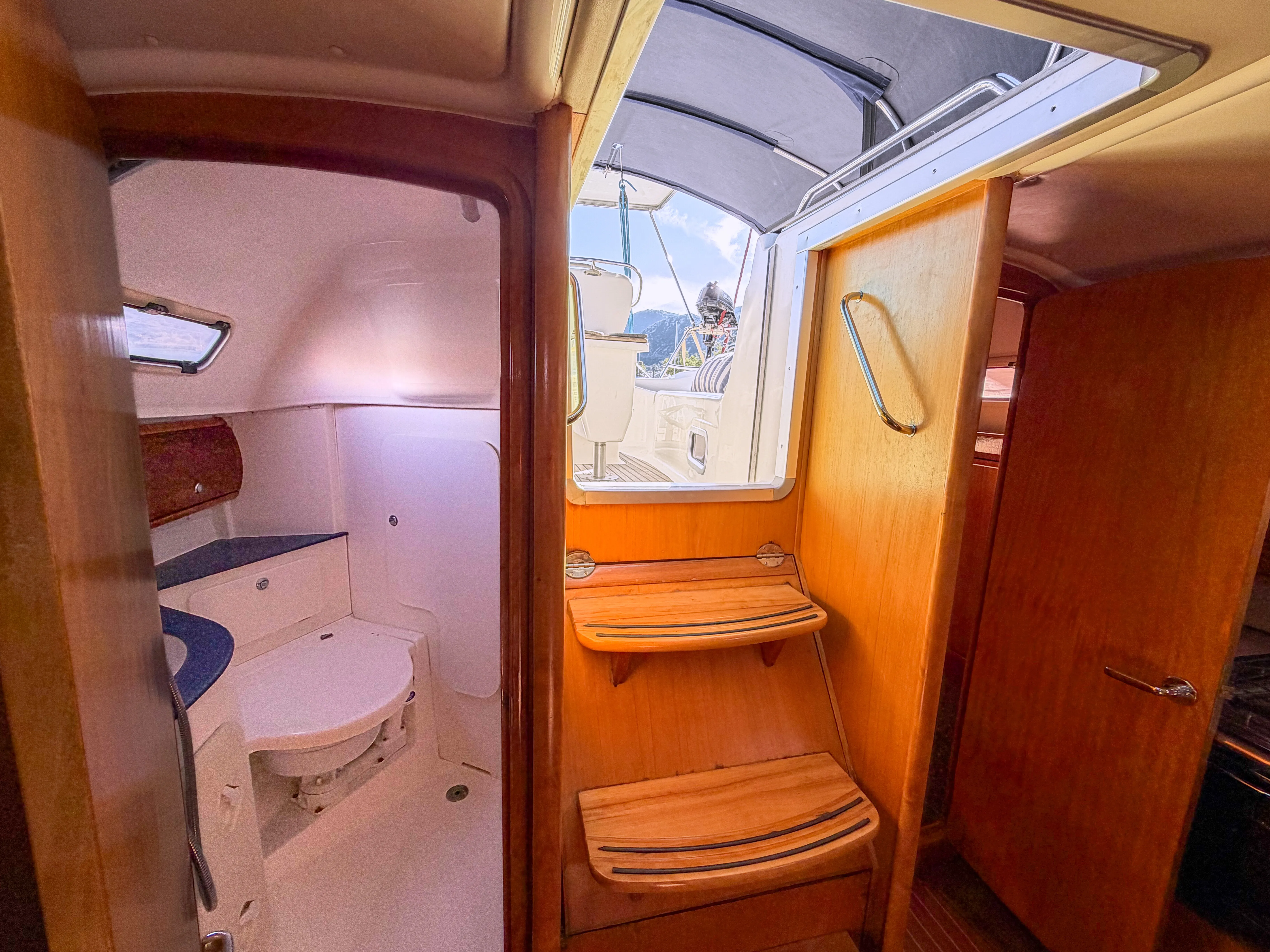 Bavaria Cruiser 32 LILA — fotografia jachty 11
