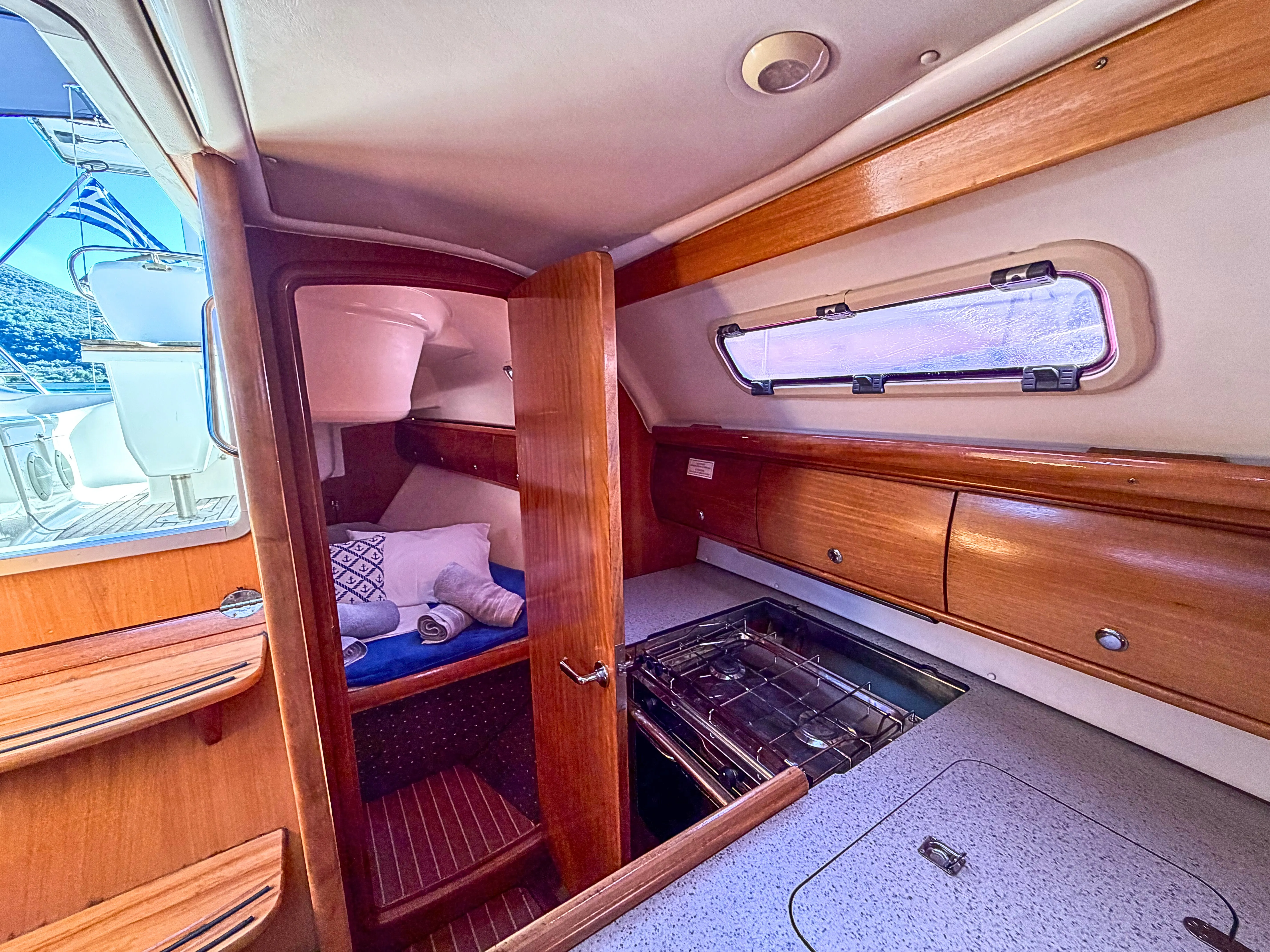 Bavaria Cruiser 32 LILA — fotografia jachty 3