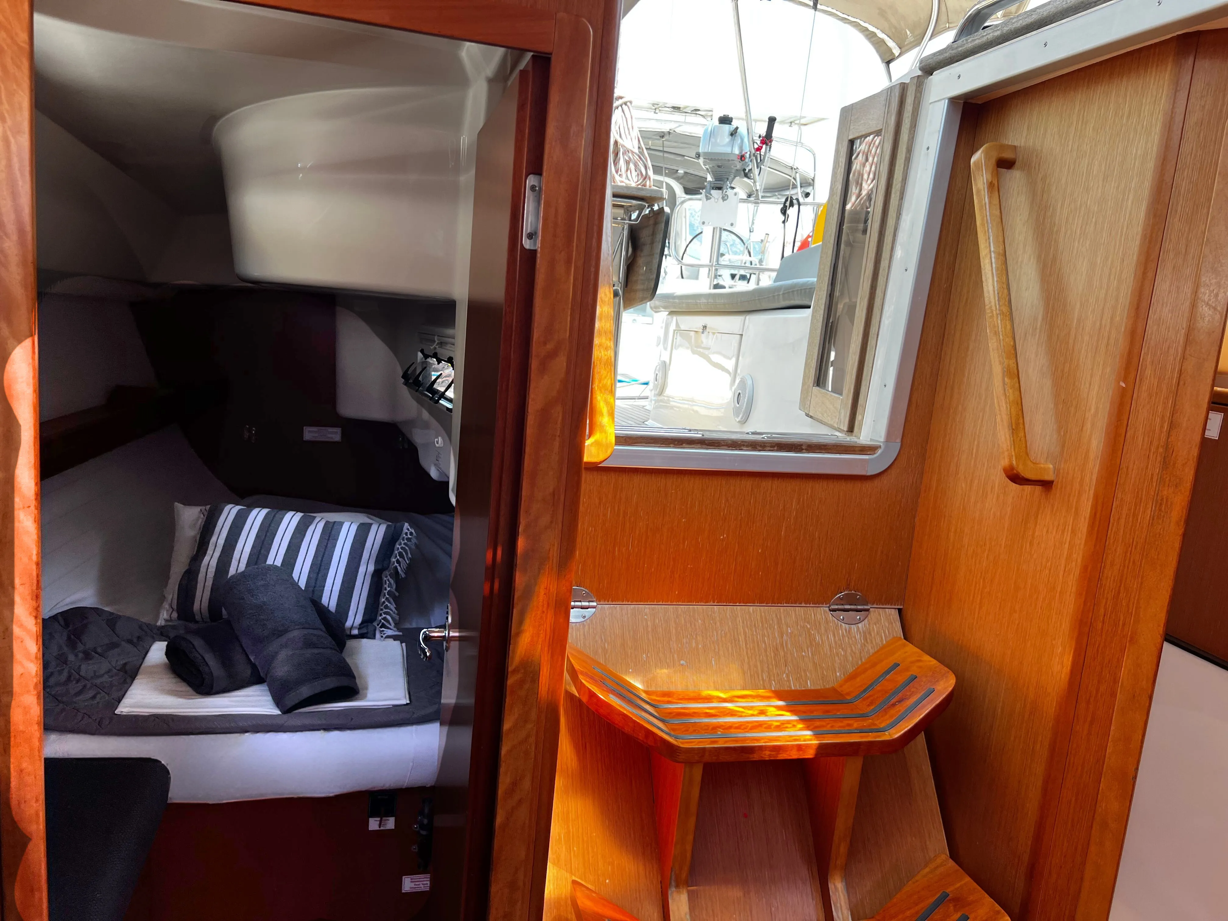 Bavaria 33 Cruiser BRIZO — yacht photo 12