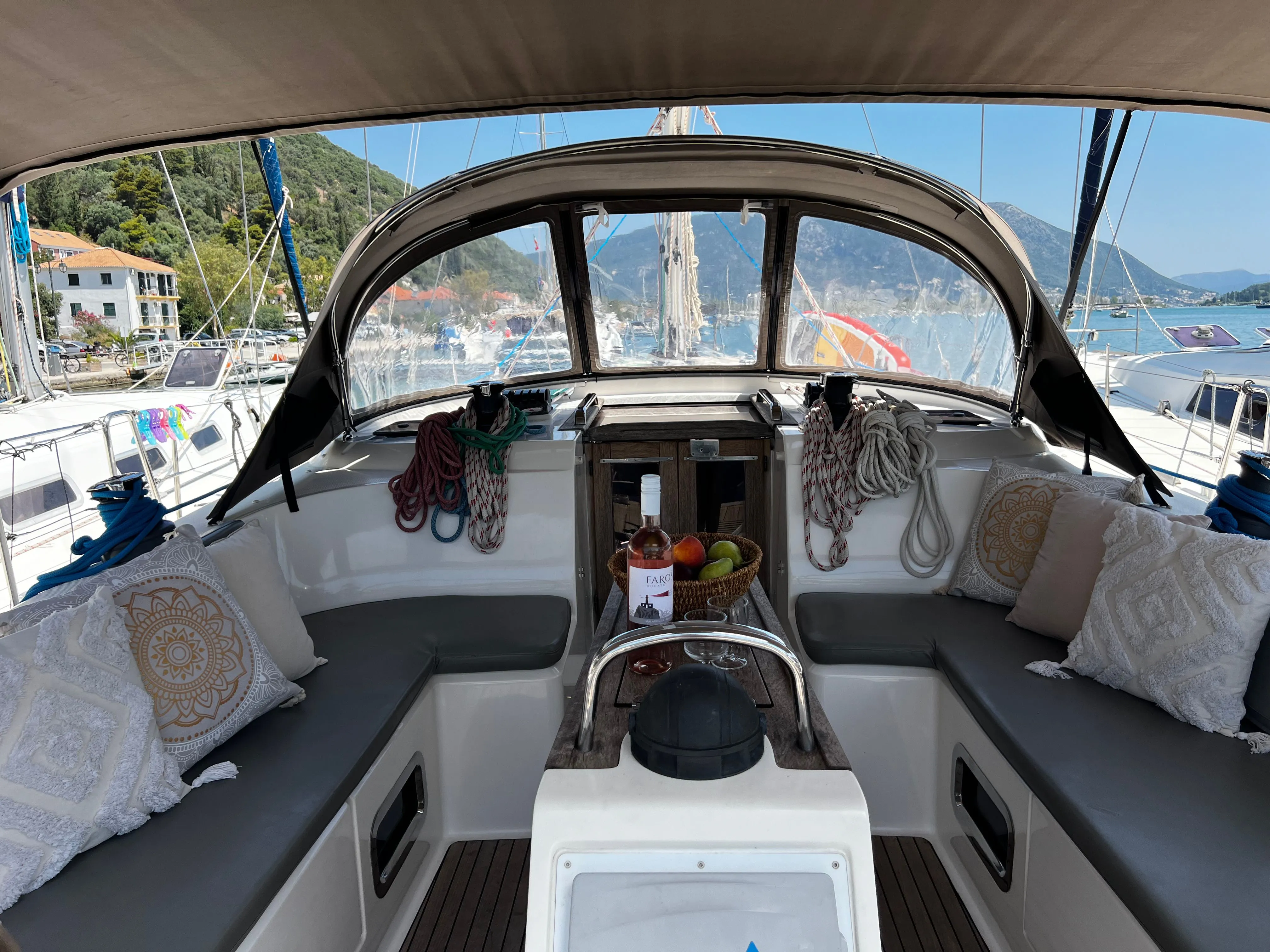 Bavaria 46 Cruiser WHISKY FOXTROT — yacht photo 6
