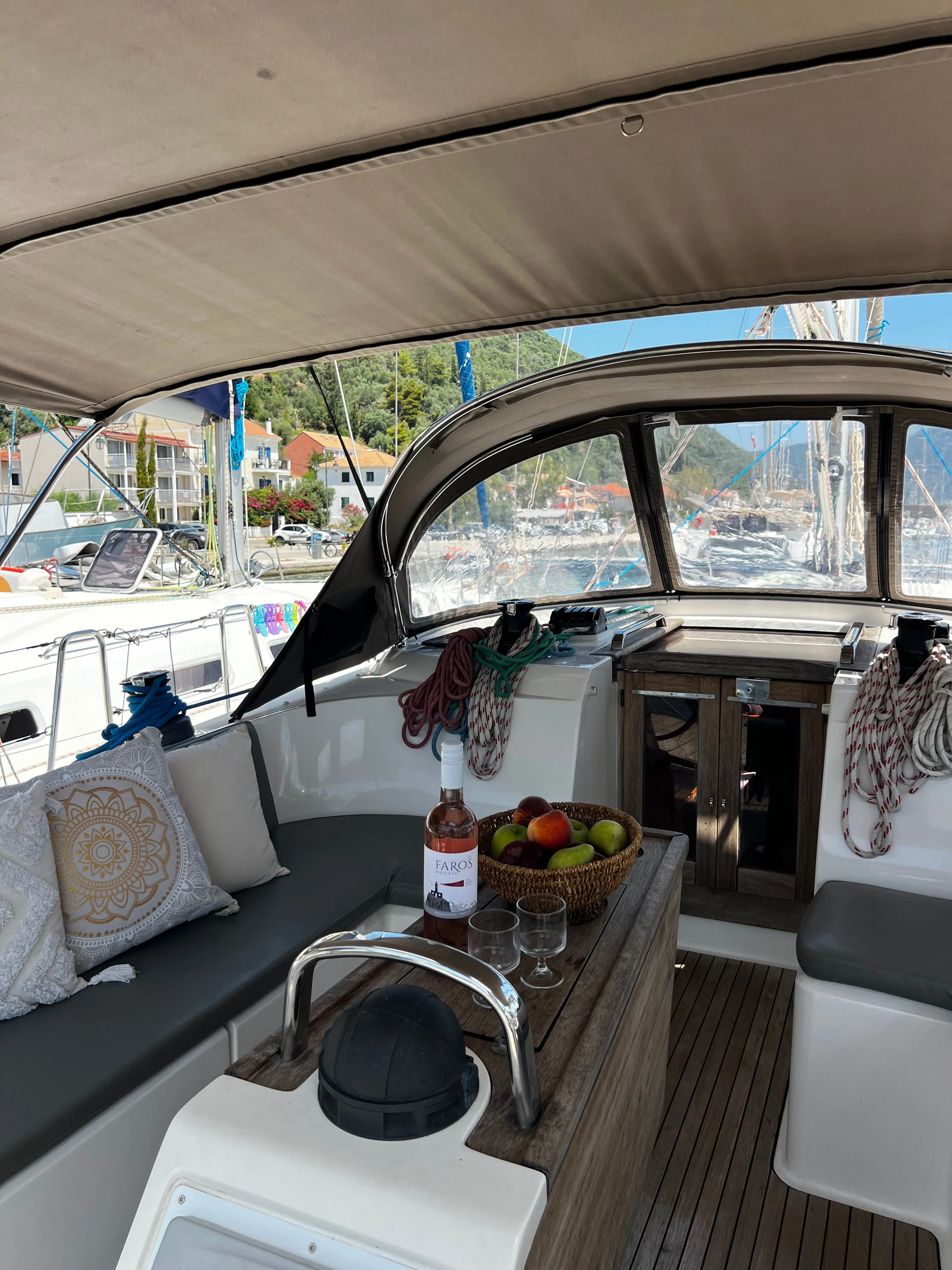 Bavaria 46 Cruiser WHISKY FOXTROT — yacht photo 9