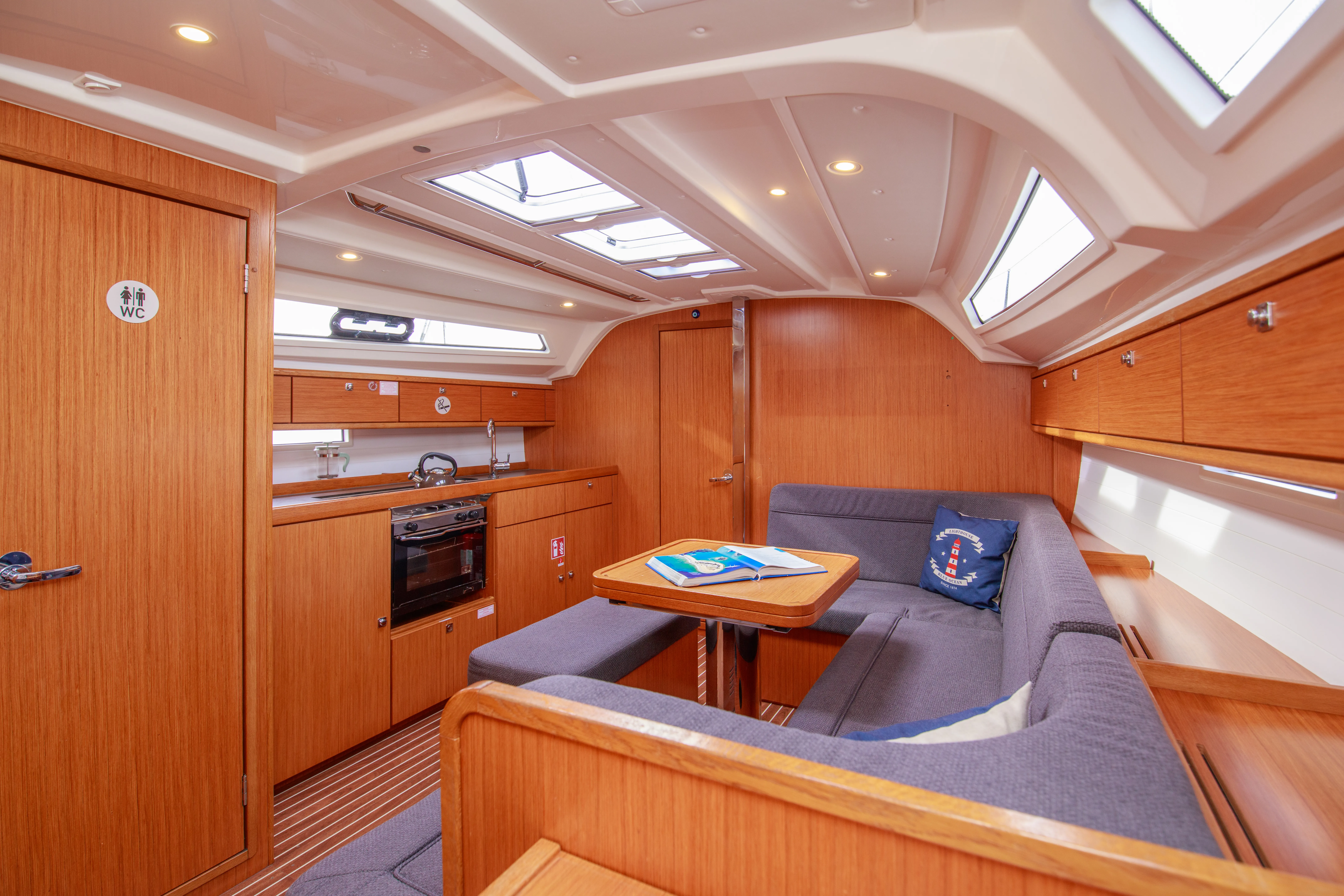 Bavaria 41 Cruiser Tangram — фотография яхты 13