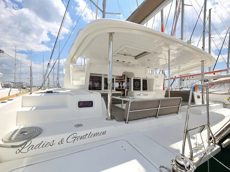 Lagoon 450 Fly LADIES&GENTLEMEN — jahtikuva 24