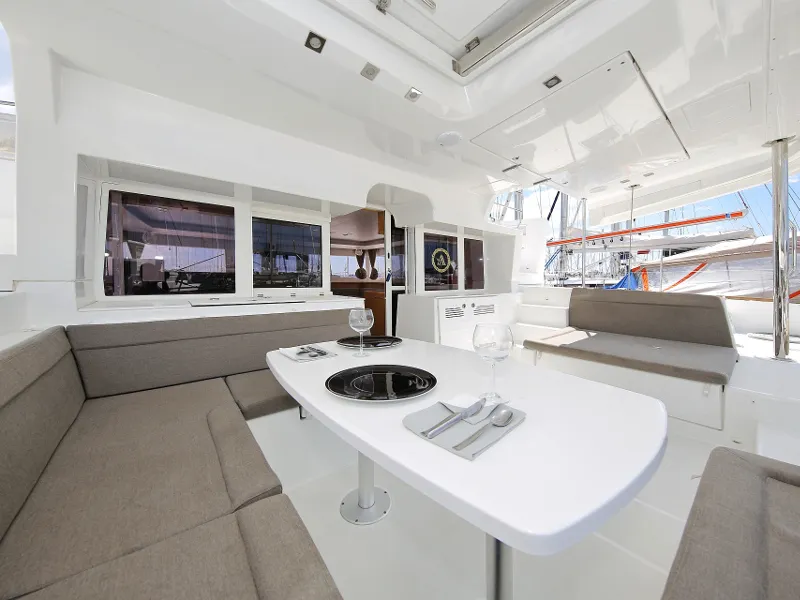 Lagoon 450 Fly LADIES&GENTLEMEN — jahtikuva 22