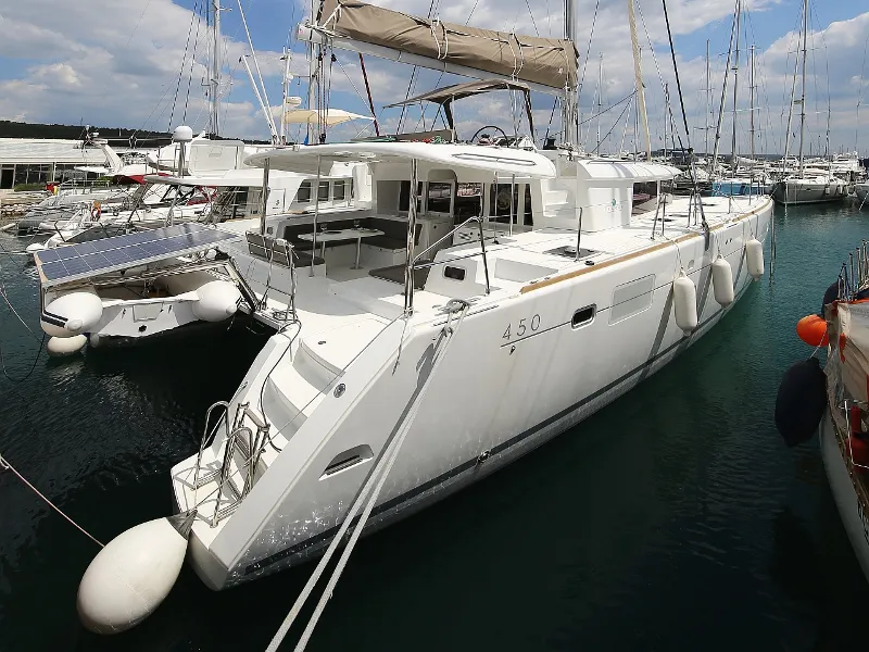 Lagoon 450 Fly LADIES&GENTLEMEN — jahtikuva 21