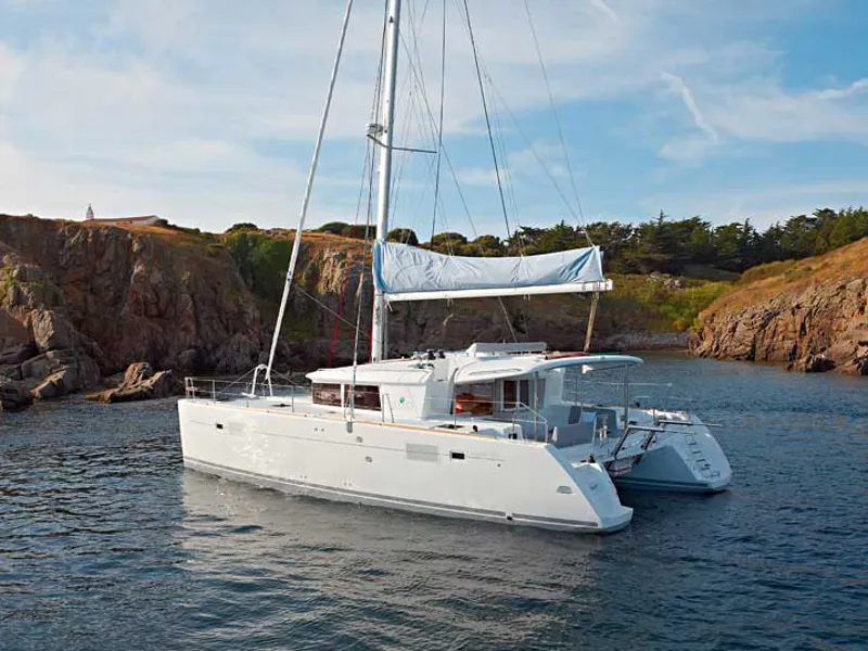 Lagoon 450 Fly LADIES&GENTLEMEN — jahtikuva 1