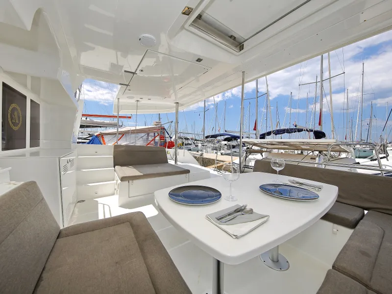 Lagoon 450 Fly LADIES&GENTLEMEN — jahtikuva 36
