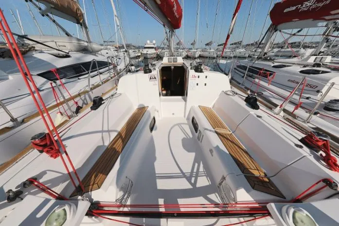 Elan 350 Oxygene — foto dello yacht n. 2