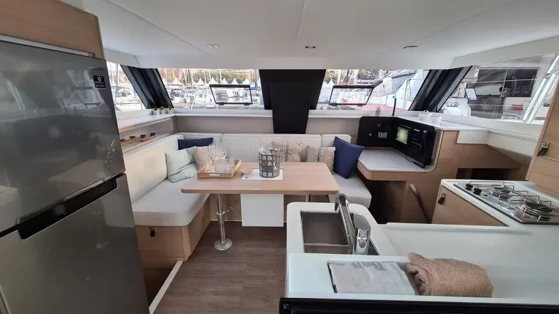 Aventura 37 Manalua — yacht photo 11