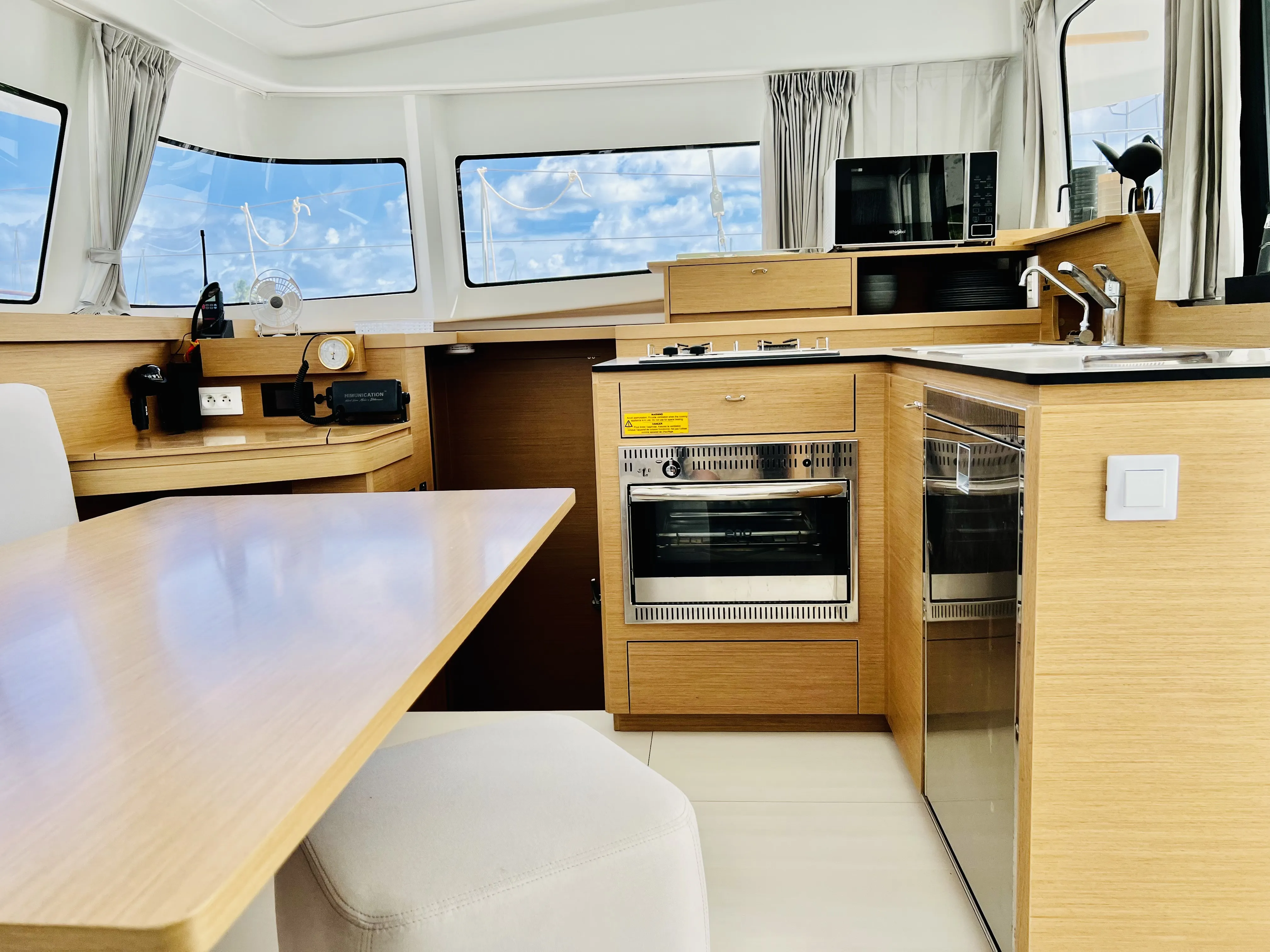 Excess 11 MOANA IBIZA BAREBOAT — fotografia jachty 43