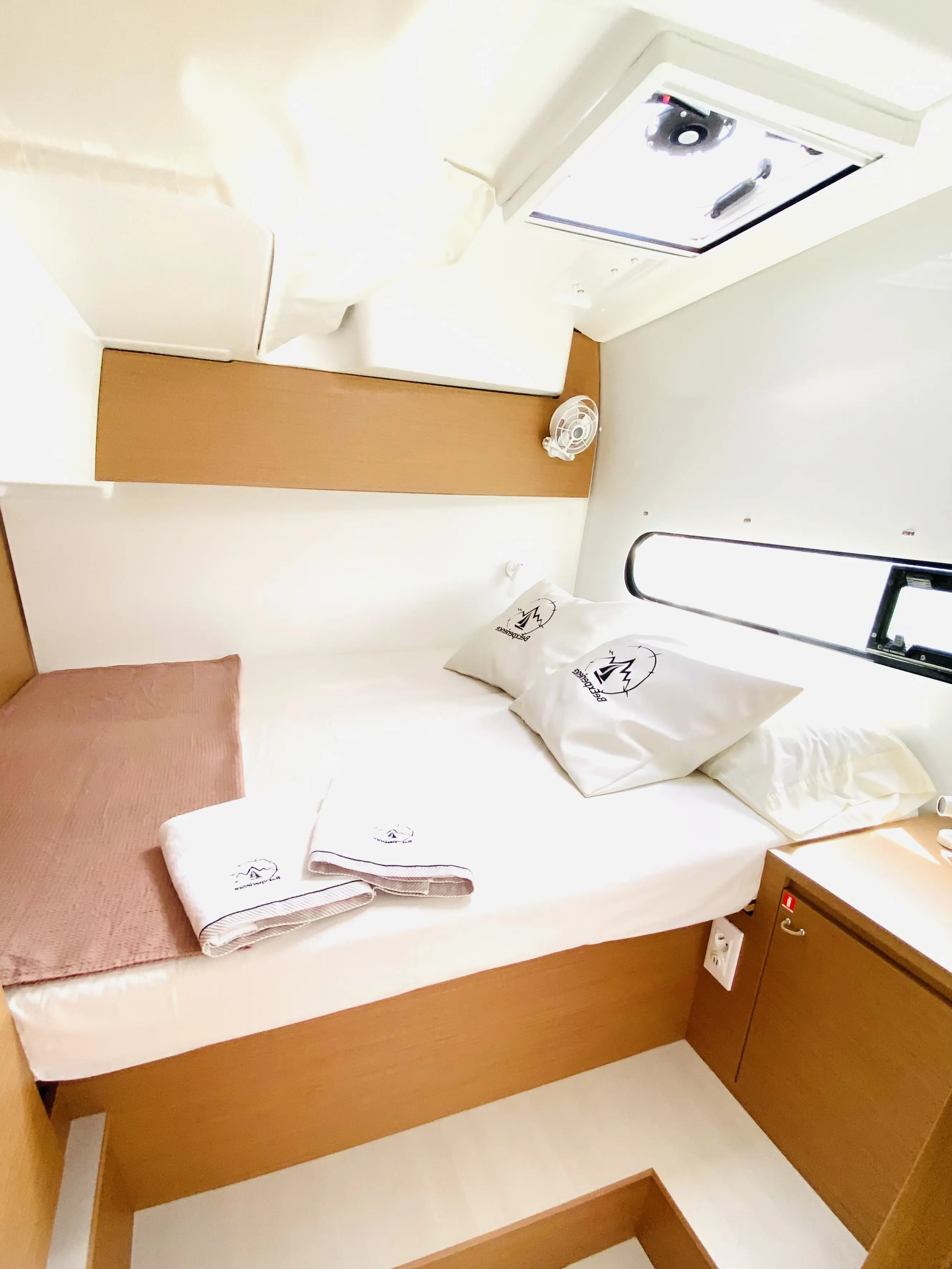 Excess 11 OLOKUM IBIZA BAREBOAT — foto del yate n.º 2