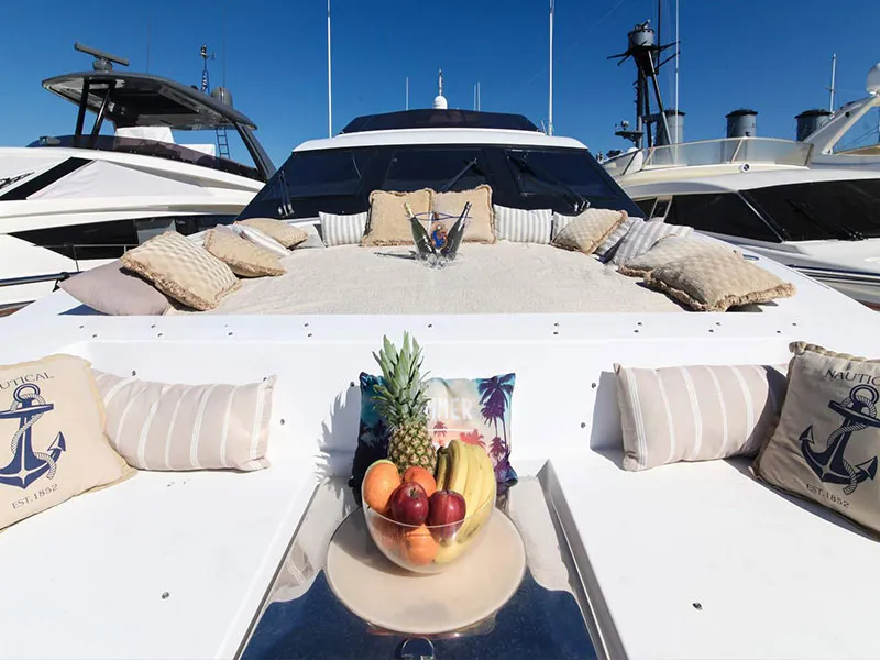 Superphantom 85 Fly Superphantom — yacht photo 7