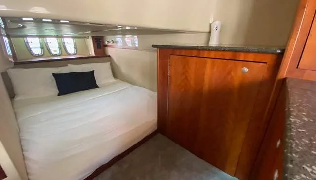 Cruiser 47 Fly Cruiser 47 — yacht photo 5