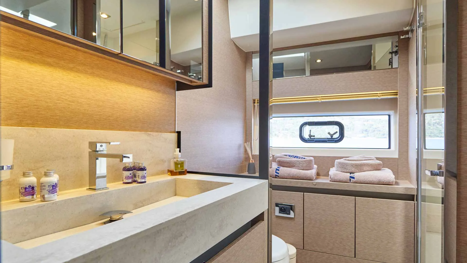 Prestige 630S Simull — yacht photo 6