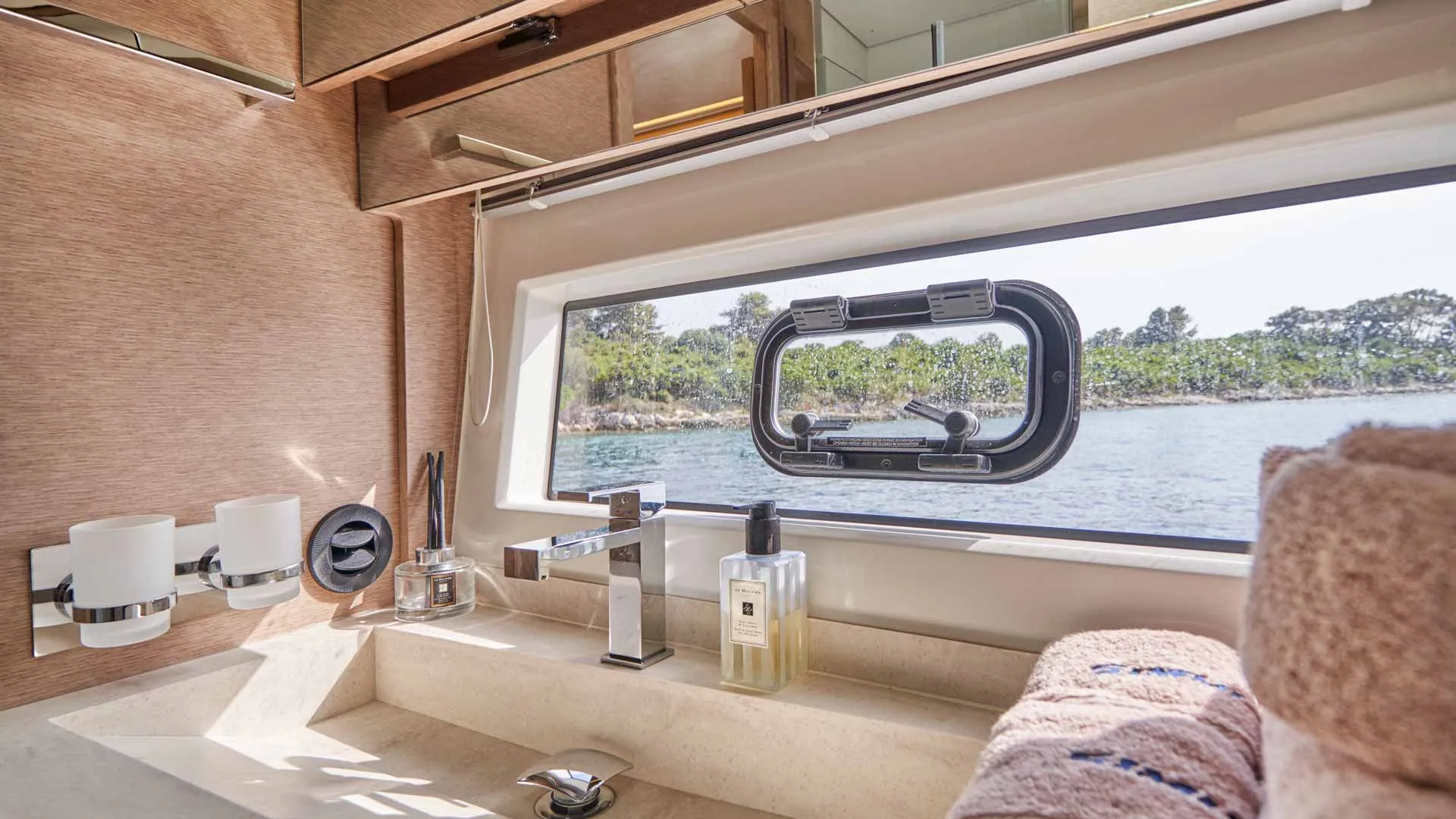 Prestige 630S Simull — yacht photo 20