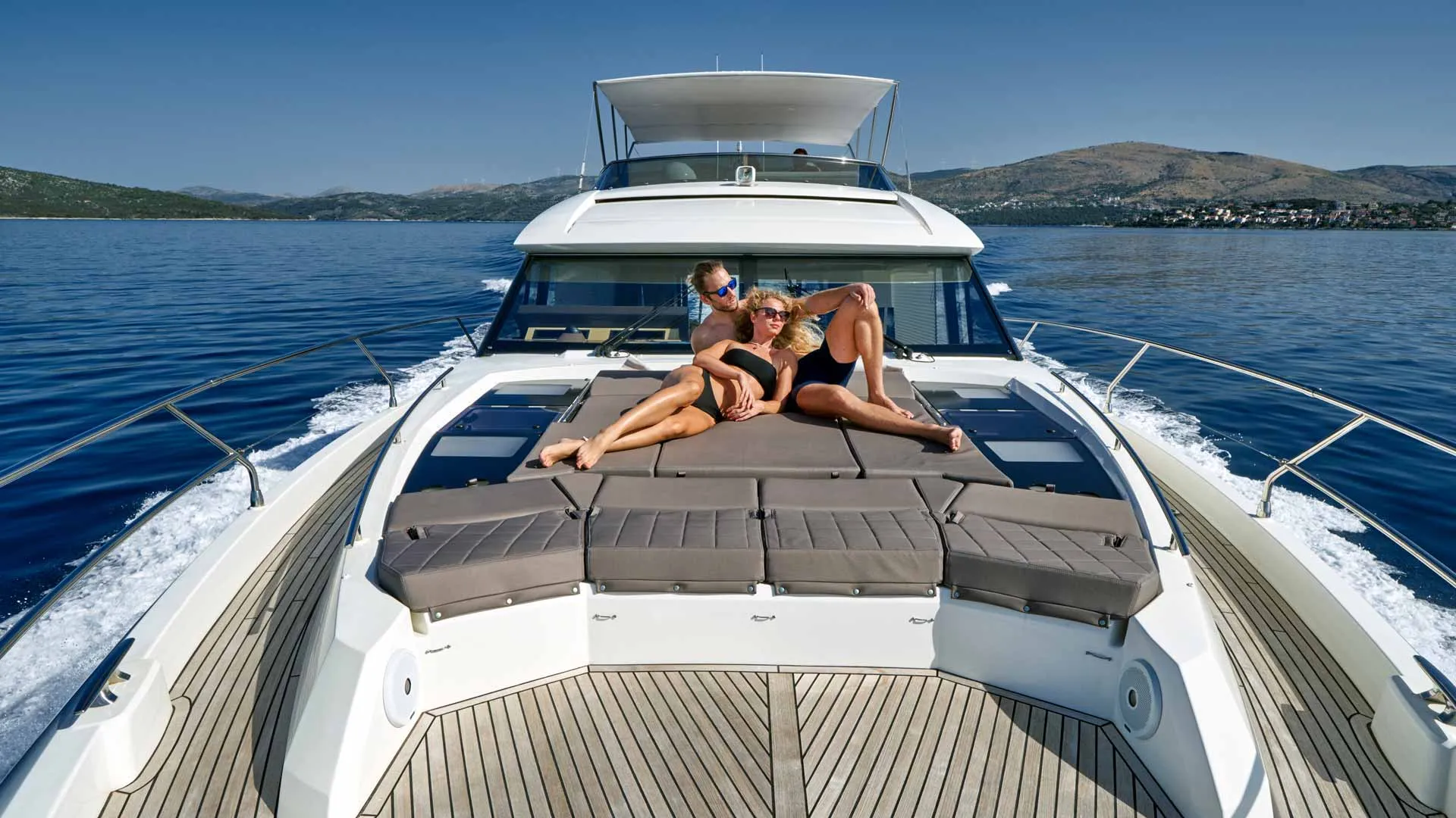 Prestige 630S Simull — yacht photo 12