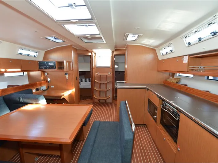 Bavaria Cruiser 45 Wave Dancer — jahtikuva 2