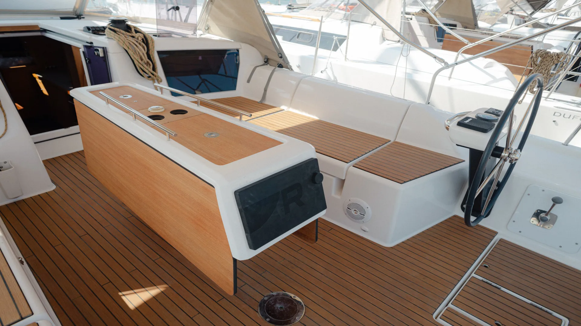 Dufour 430 ARMONIA — fotografia jachty 2