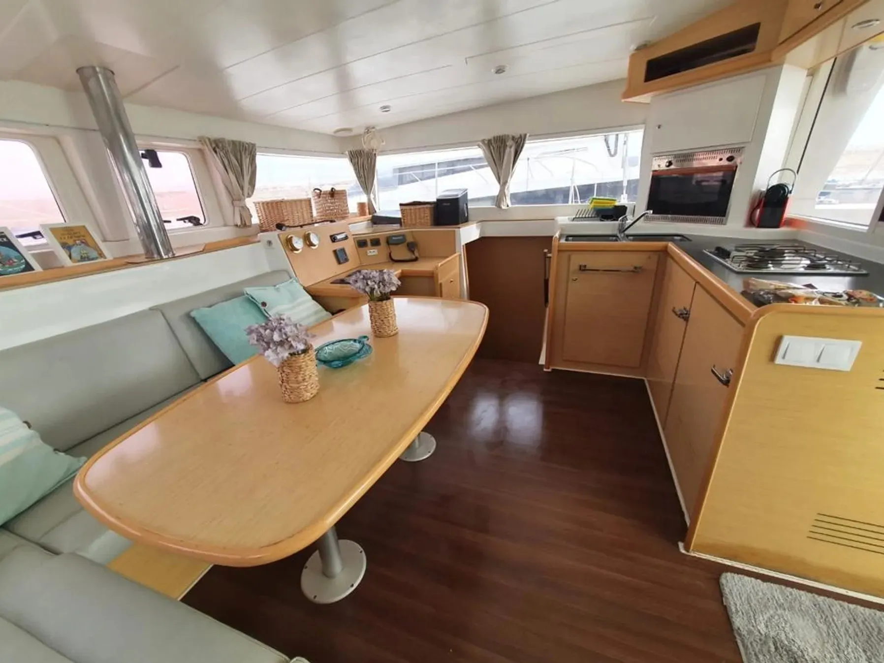 Lagoon 400 Mia — jahtikuva 6
