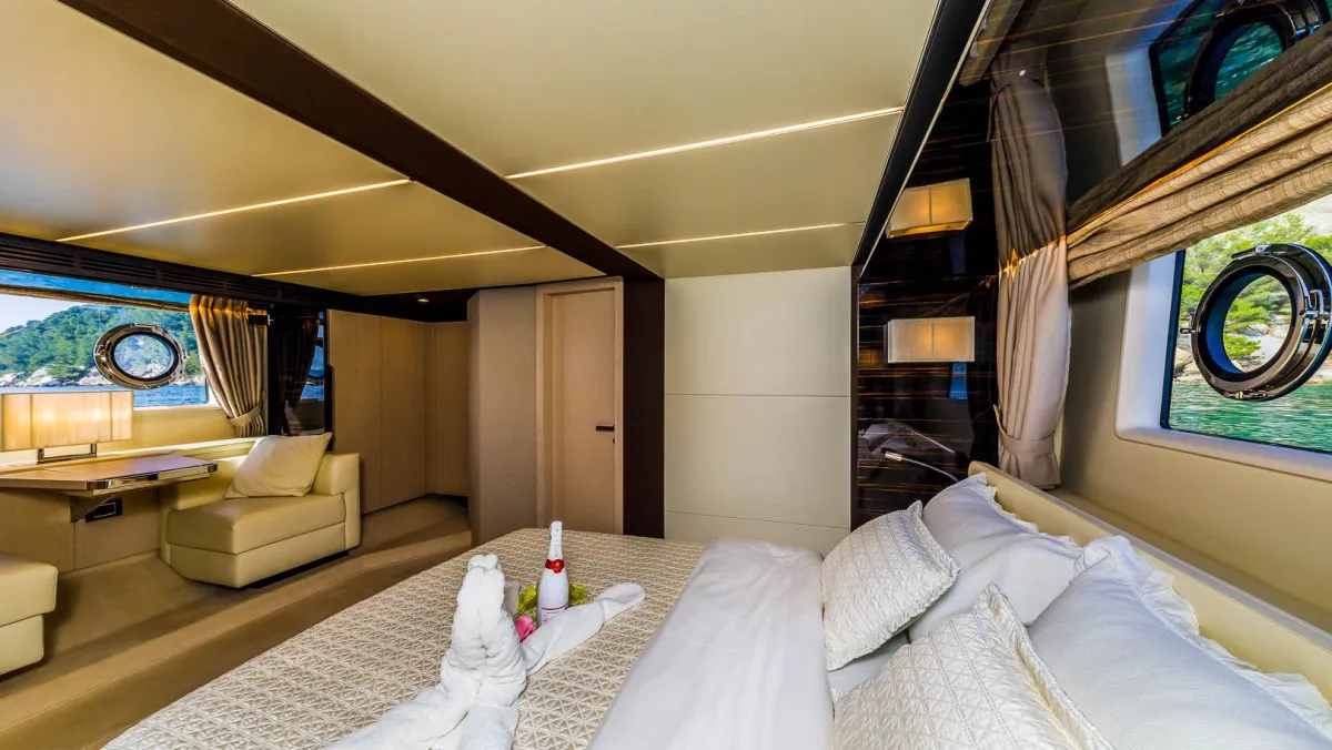 Azimut 66 My Karat II — yacht photo 2