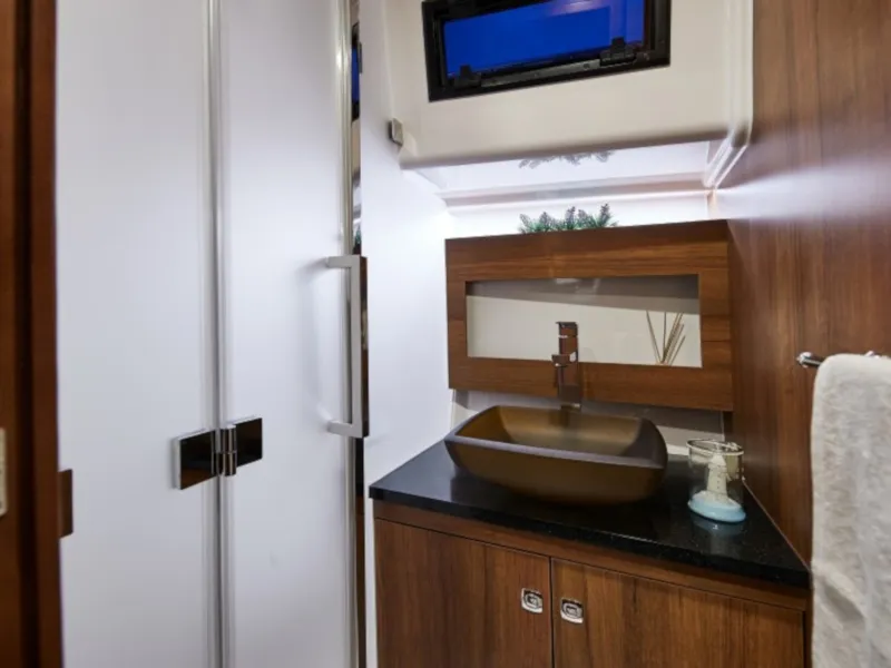 Northman 1200 Elegance FLYBRIDGE — фотография яхты 2