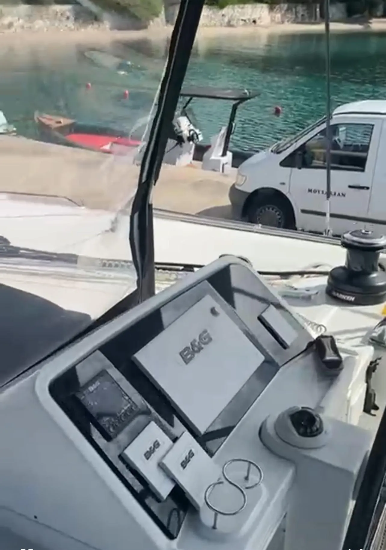 Lagoon 450 Fly MARTINA TRES — yacht photo 2