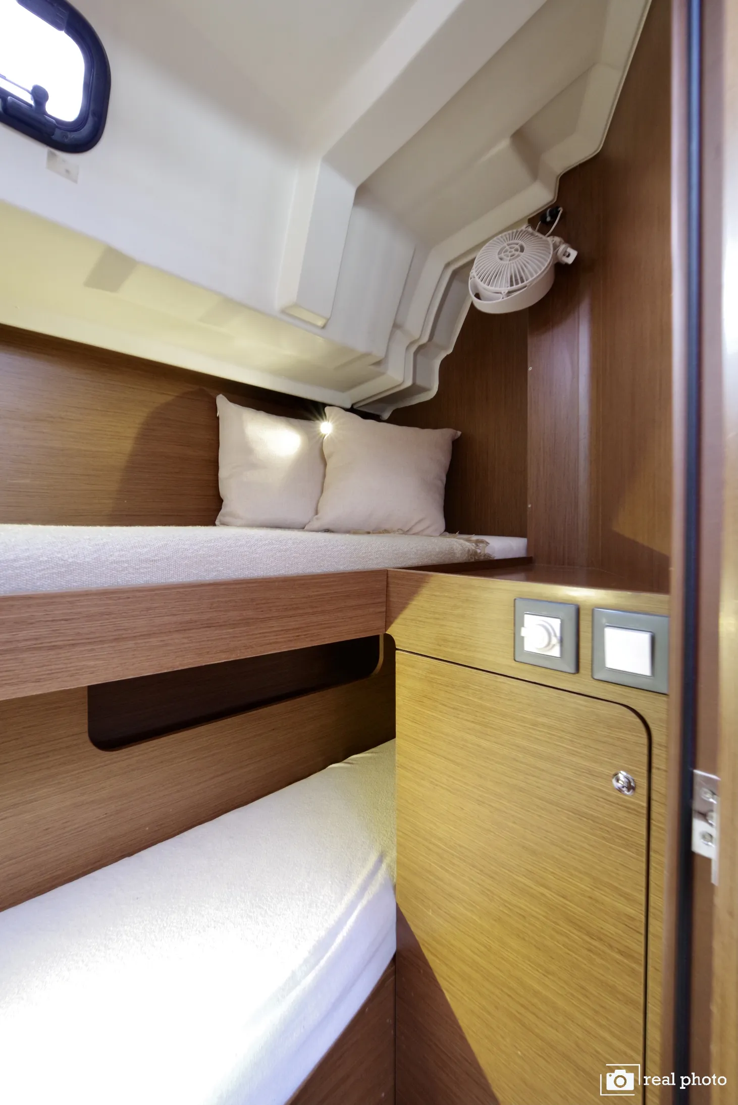 Oceanis 46.1 Emma - Water maker, Solar Panel — yacht photo 2
