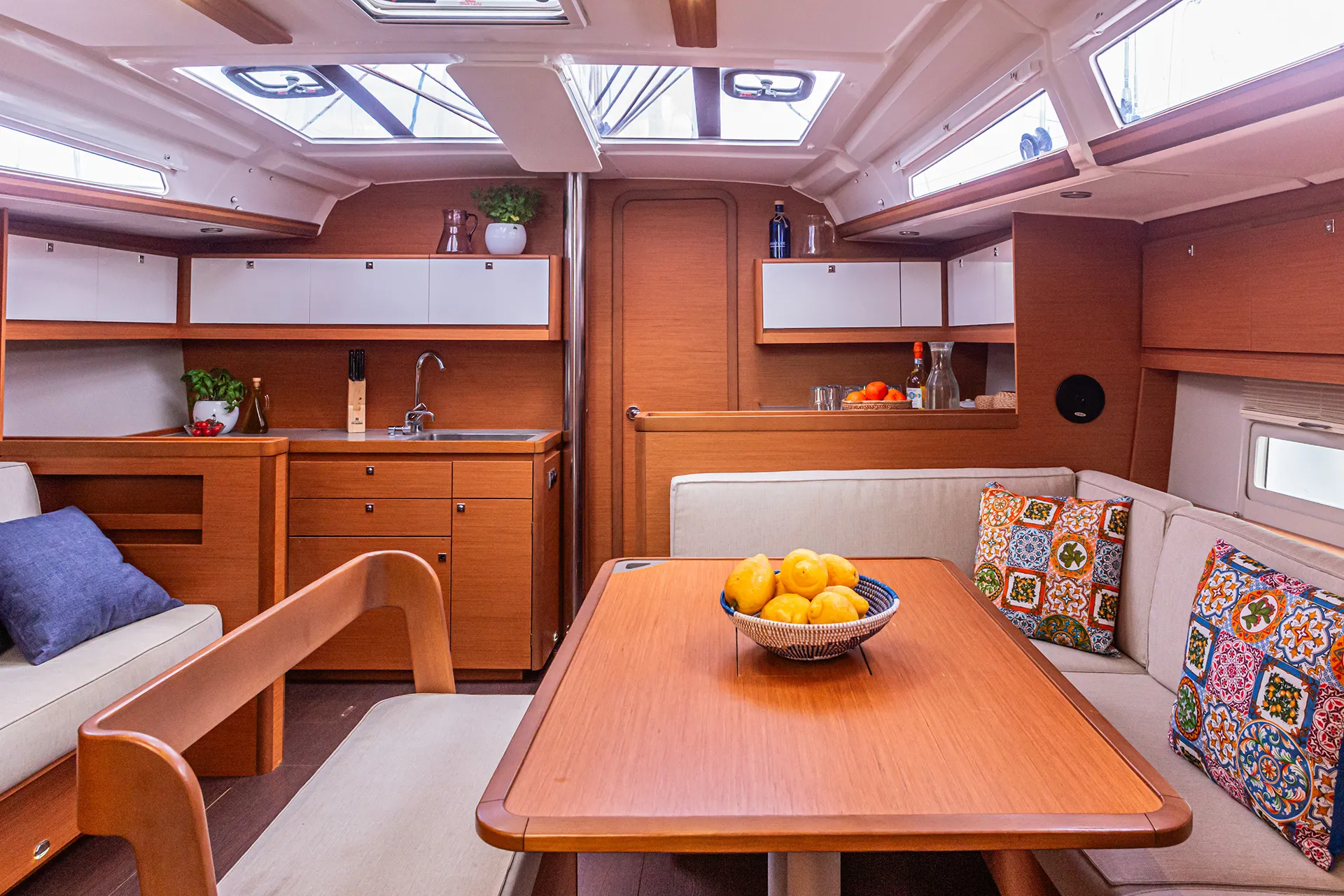 Dufour 430 Si Può Fare — фотография яхты 7