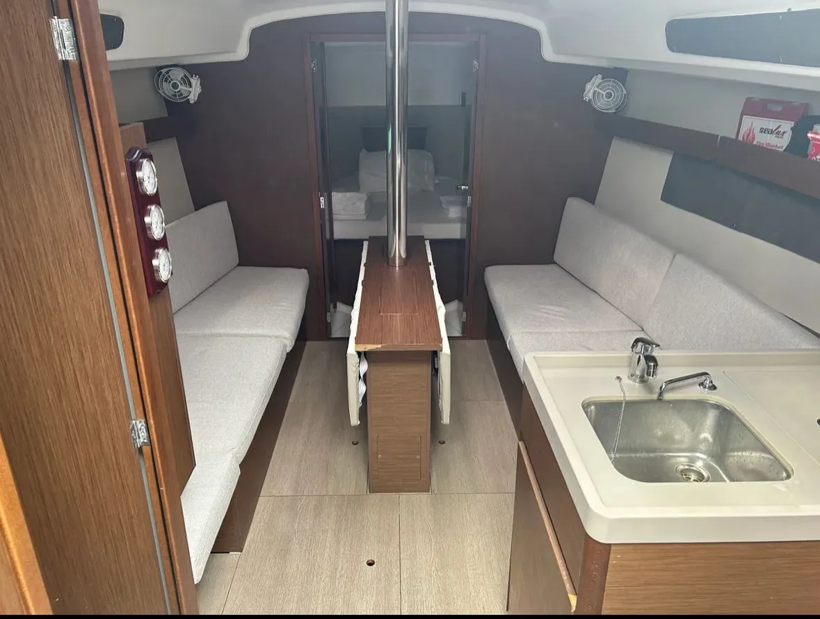 Oceanis 34.1 Sail Lynx — jahtikuva 7