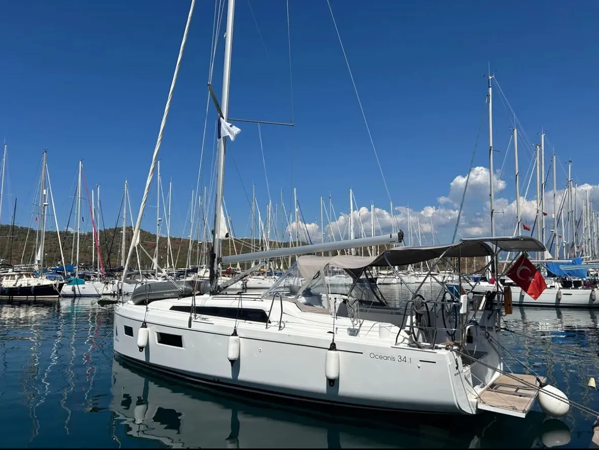 Beneteau Oceanis 34.1 Sail Lynx — фотография яхты 1