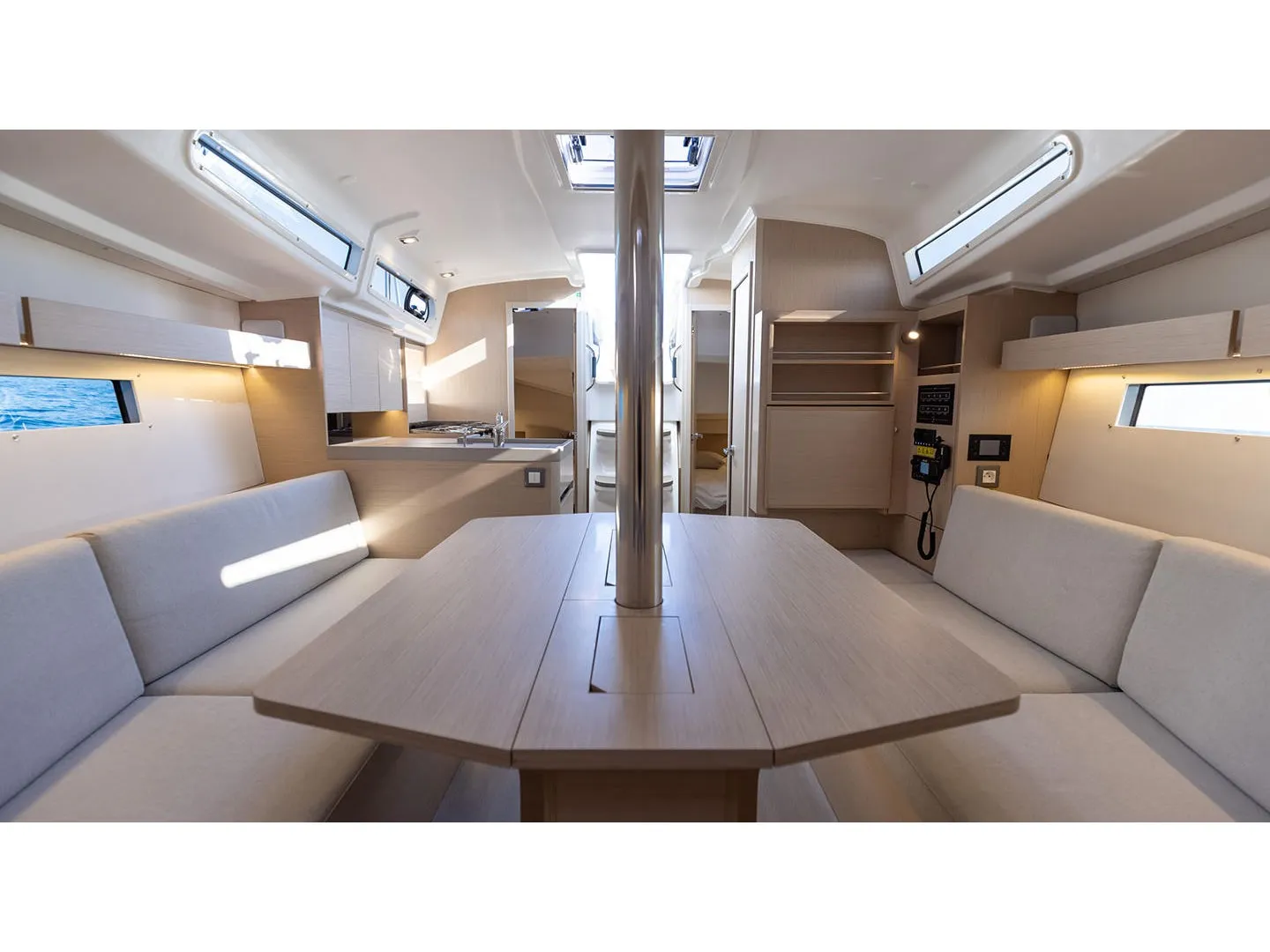 Oceanis 34.1 Sail Lynx — jahtikuva 12