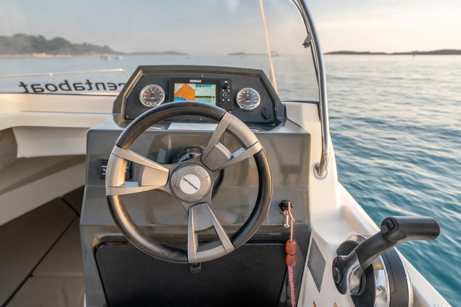 Quicksilver 605 Sundeck Quicksilver — foto dello yacht n. 2