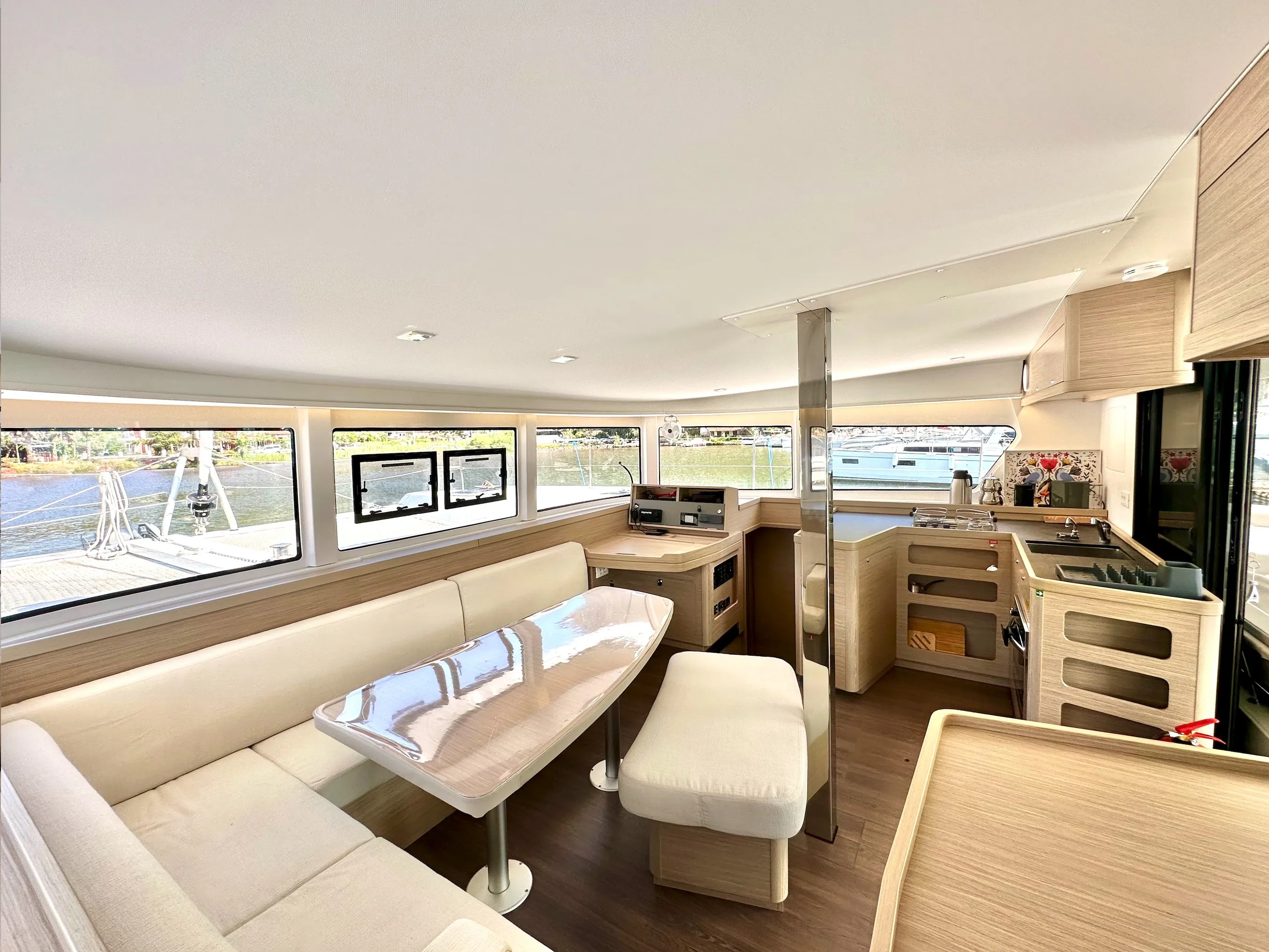 Lagoon 42 Sail Electra — yacht photo 2