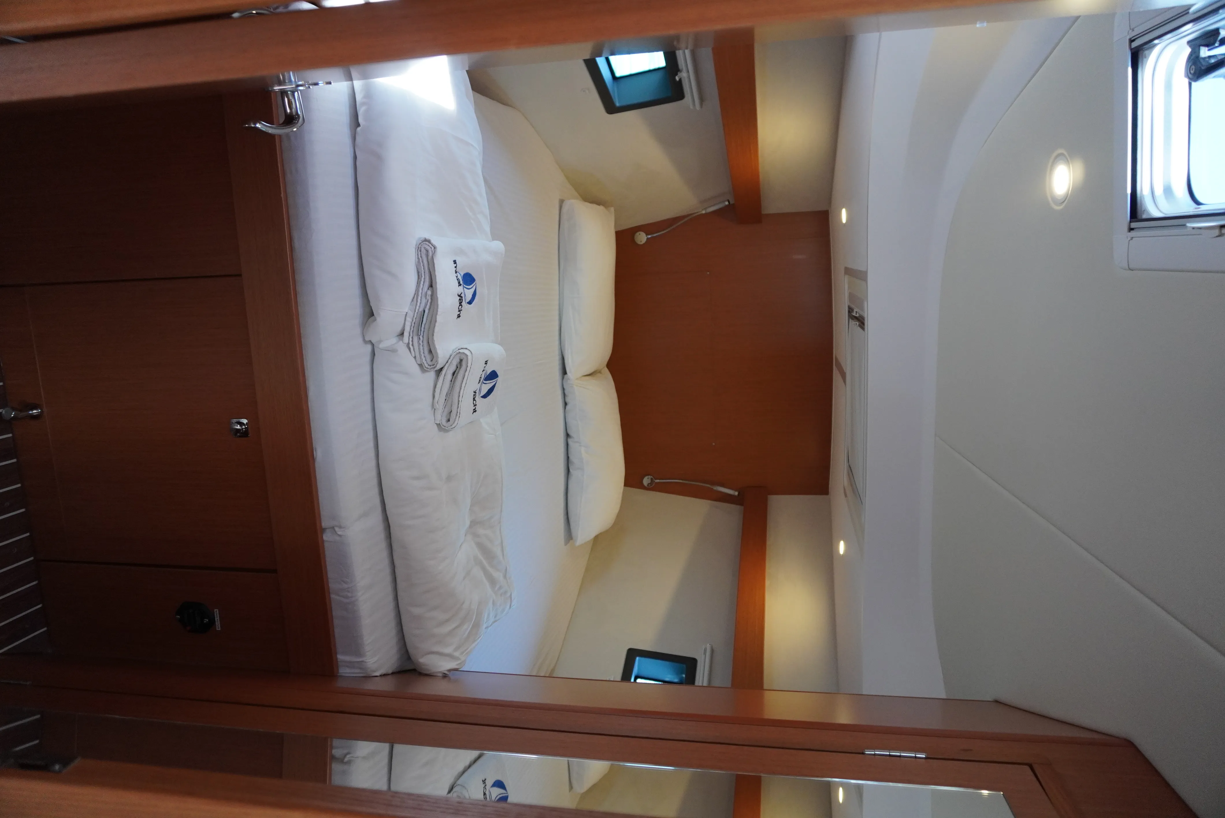 Bavaria C42 Alara-3 — фотография яхты 21