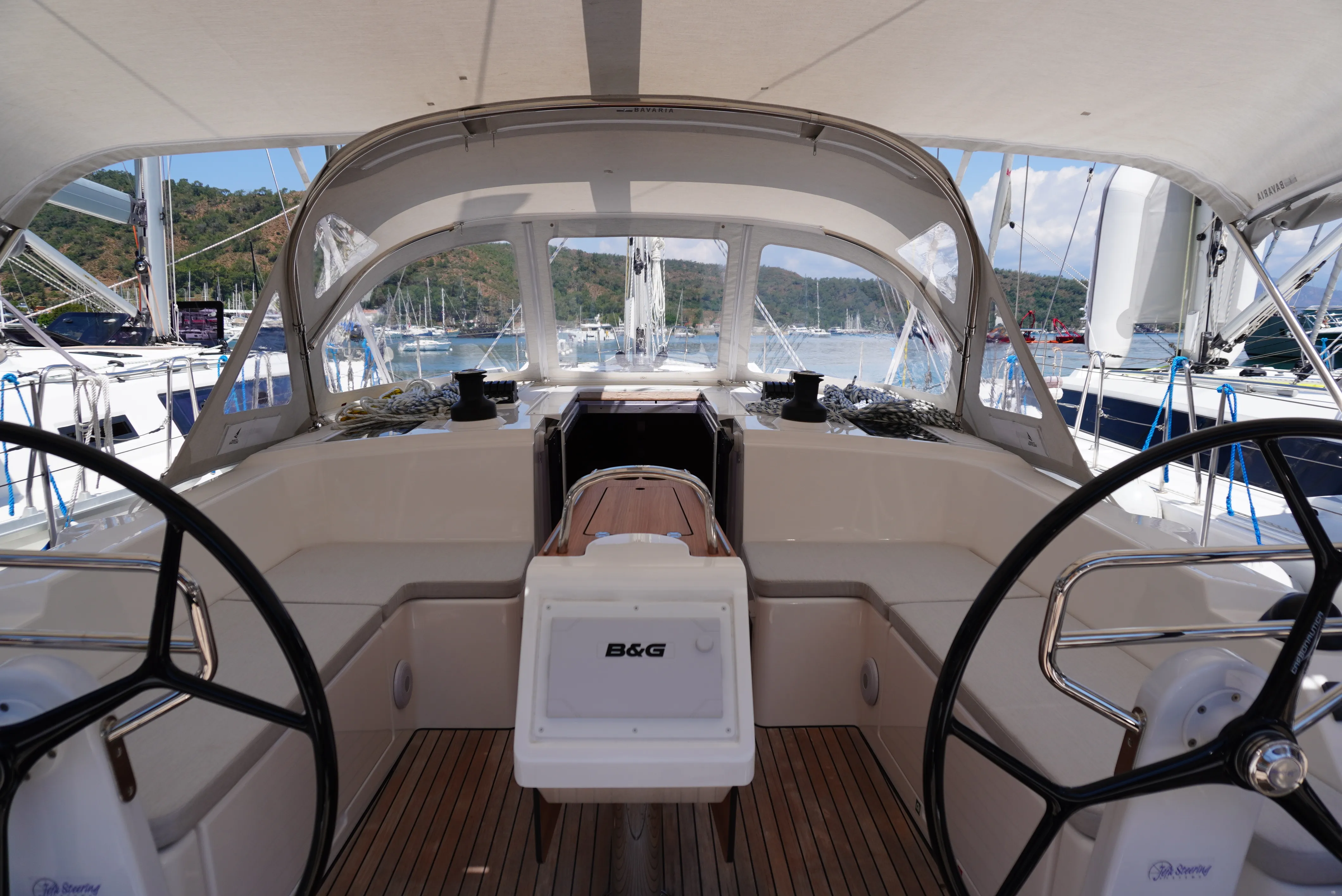 Bavaria C42 Alara-3 — фотография яхты 14