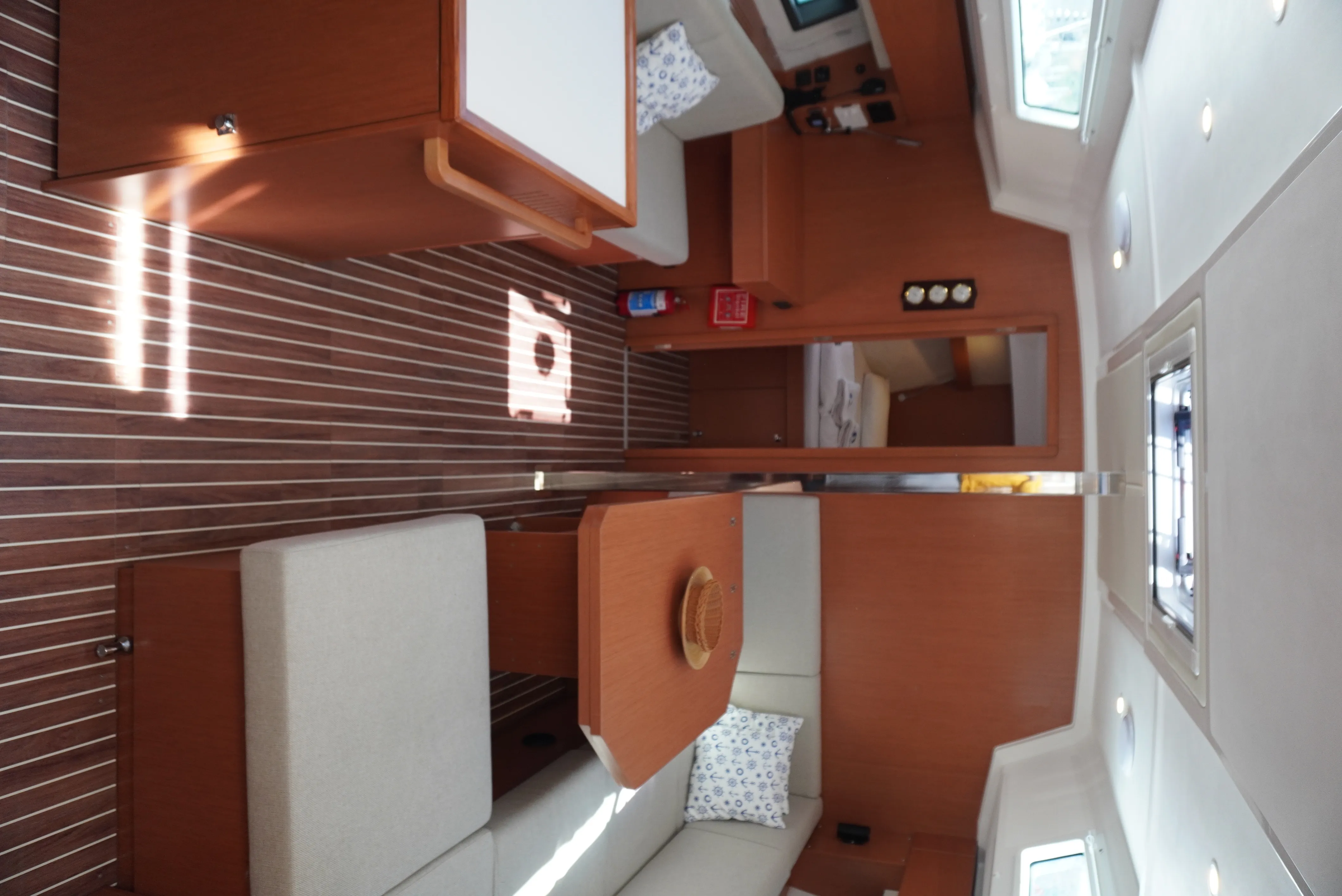 Bavaria C42 Alara-3 — фотография яхты 12