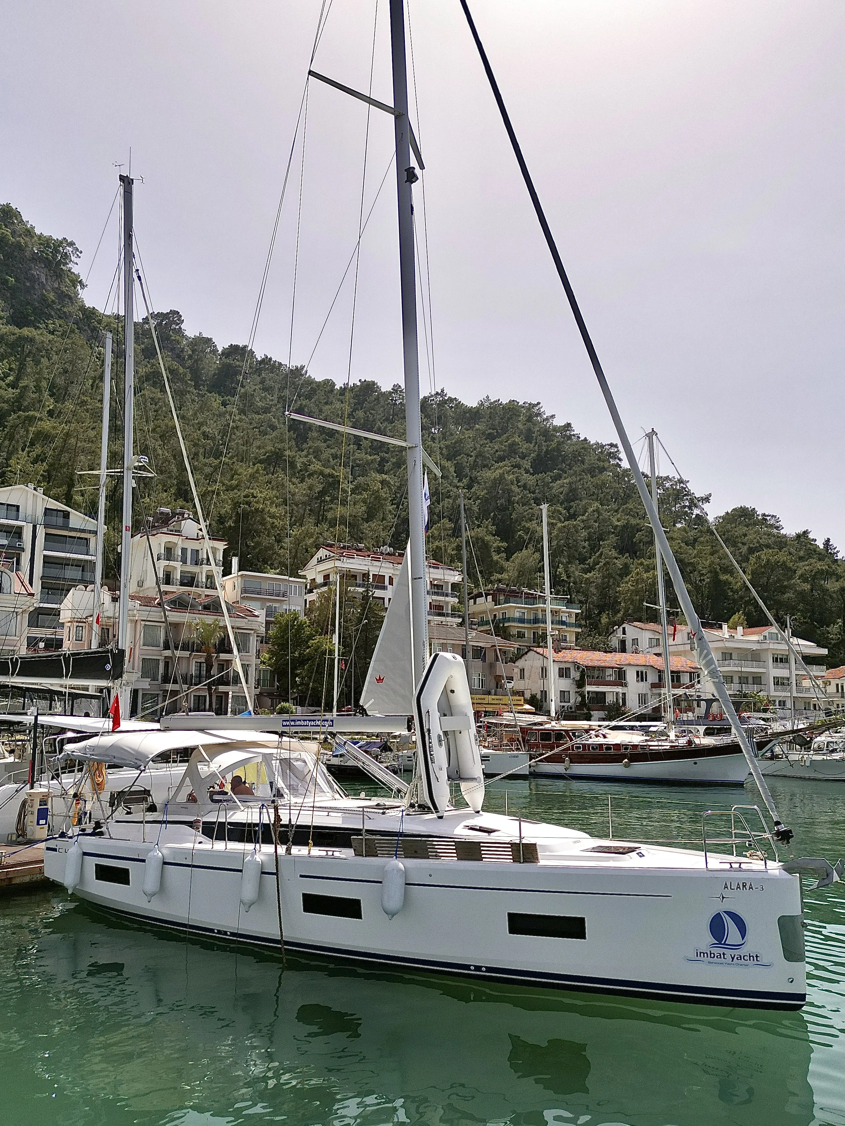 Bavaria C42 Alara-3 — фотография яхты 4