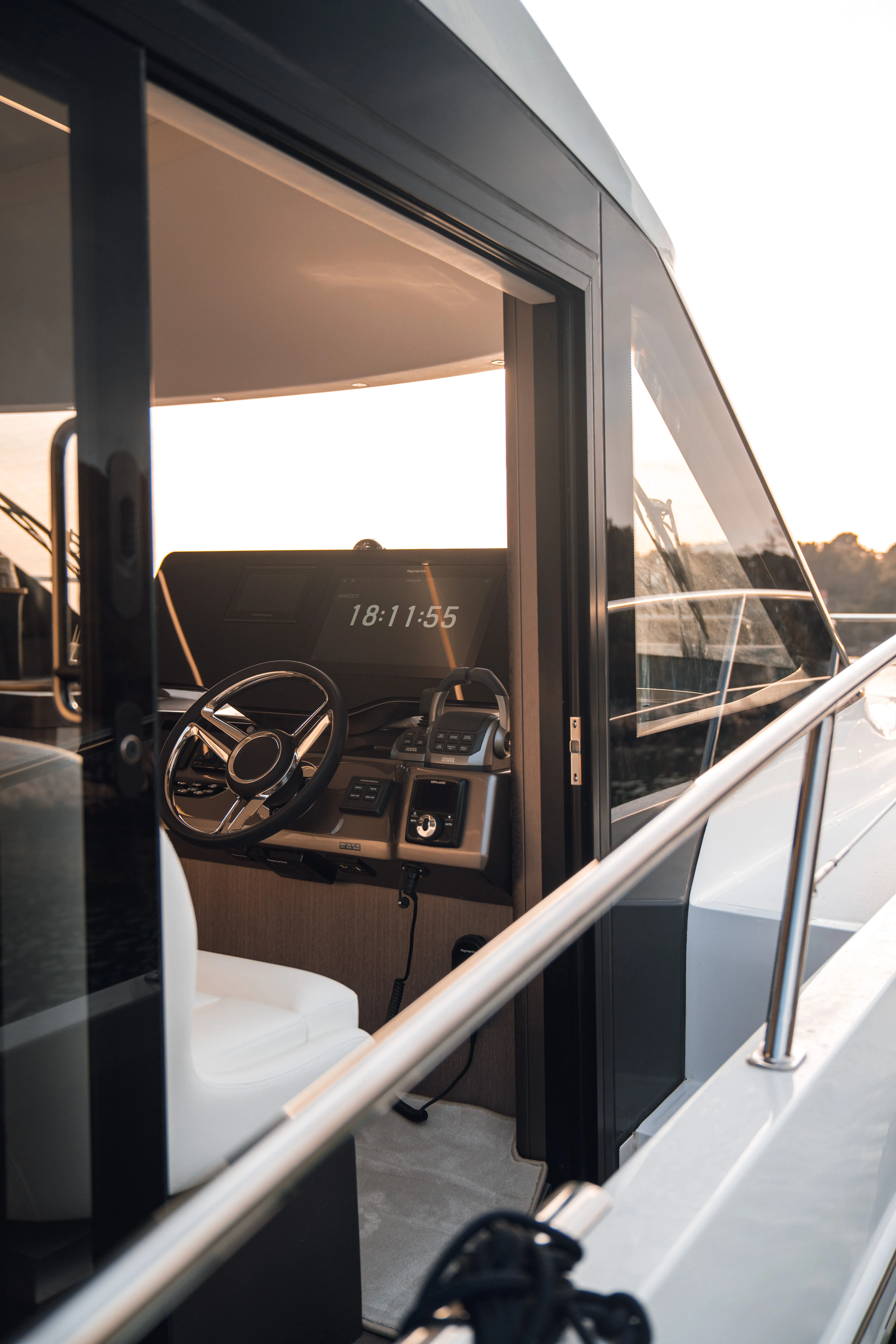 Galeon 440 Fly Premium — yacht photo 3