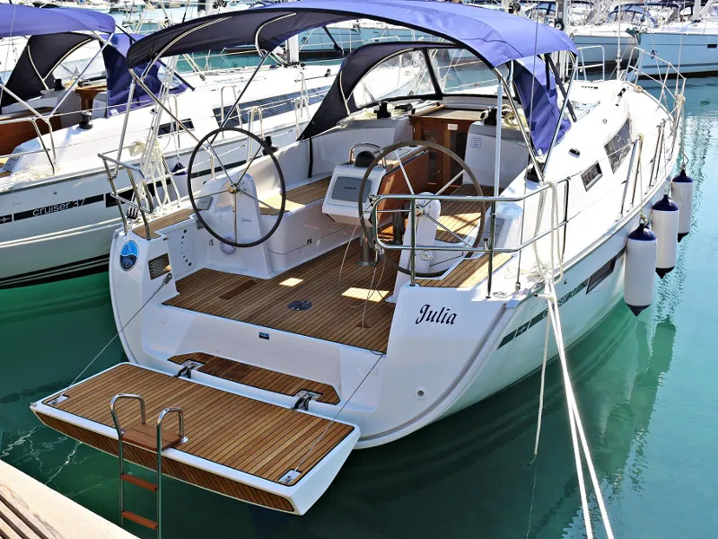 Bavaria Cruiser 37 JULIA — jahtikuva 3
