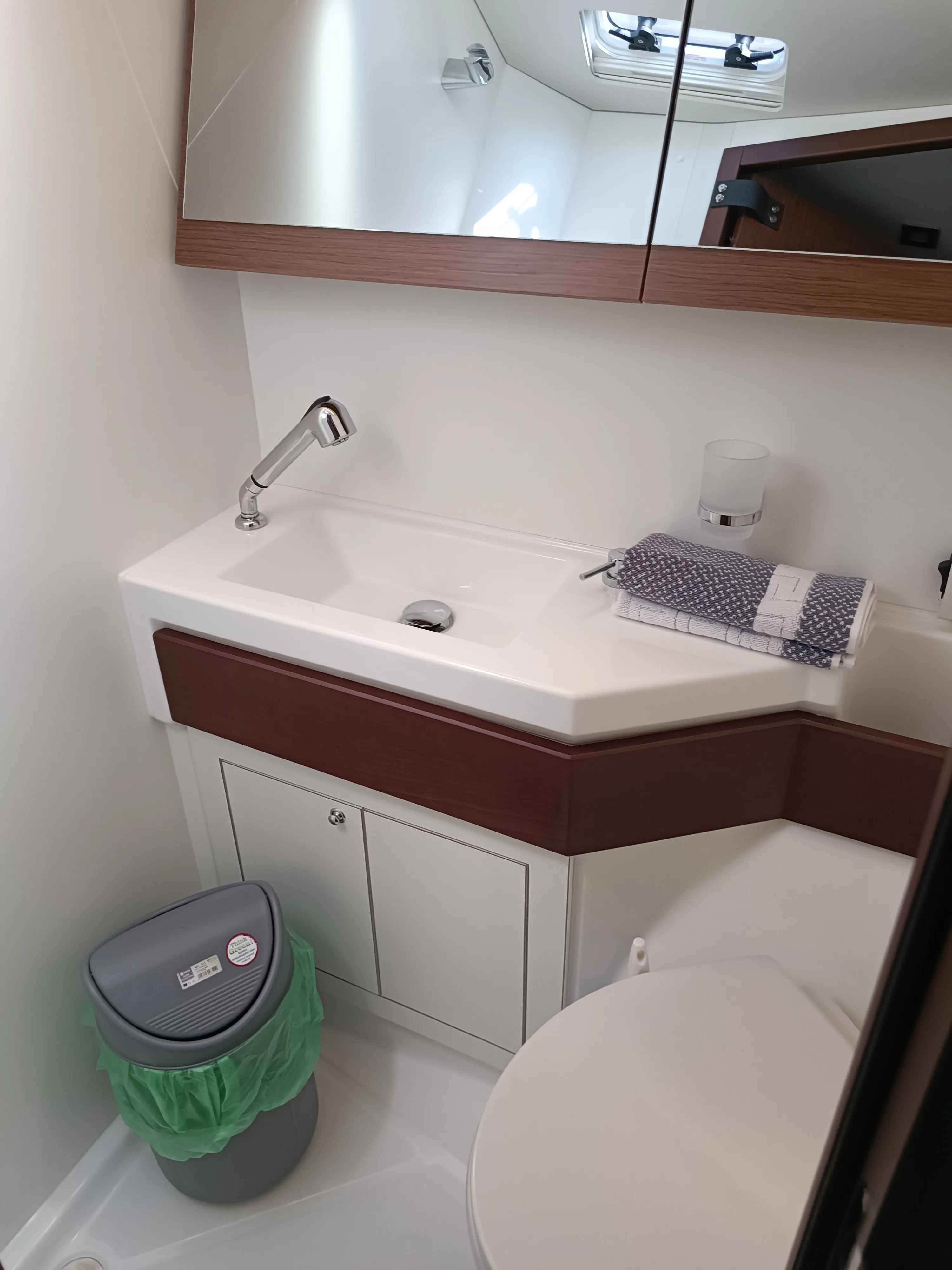 Oceanis 46.1 Bella — фотография яхты 3