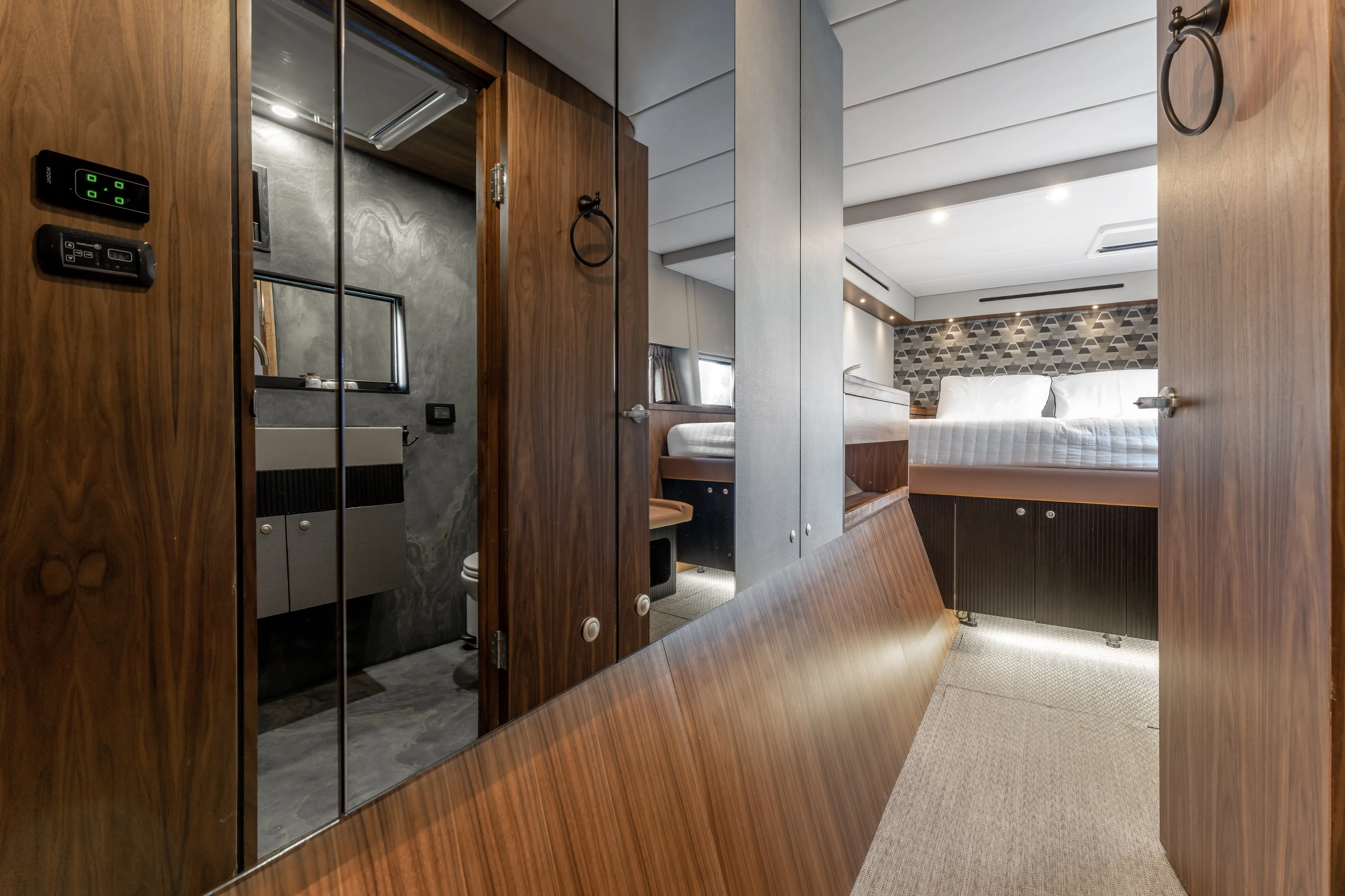 Catamaran HANI I — yacht photo 2