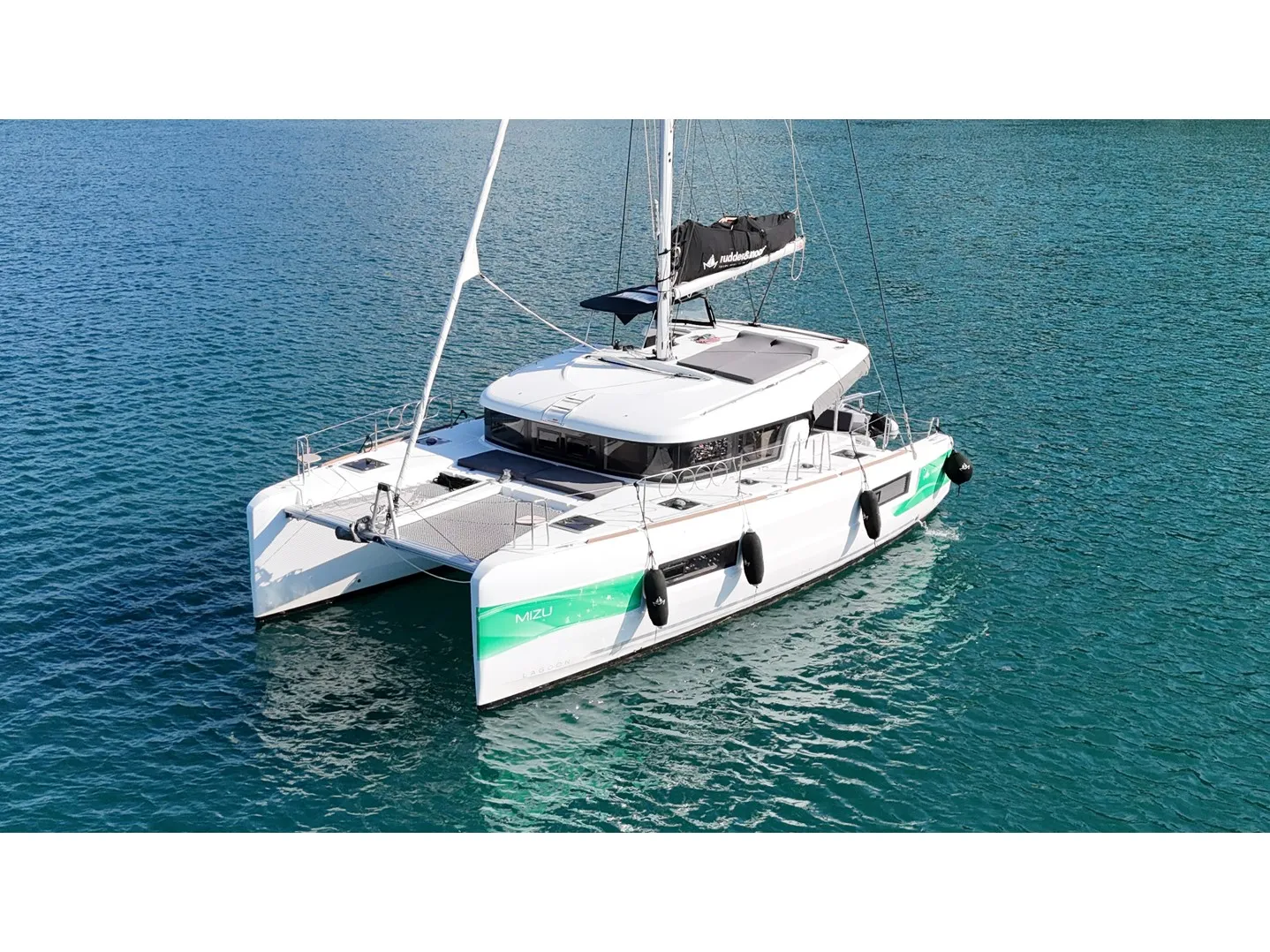 Lagoon 40 Mizu — jahtikuva 1