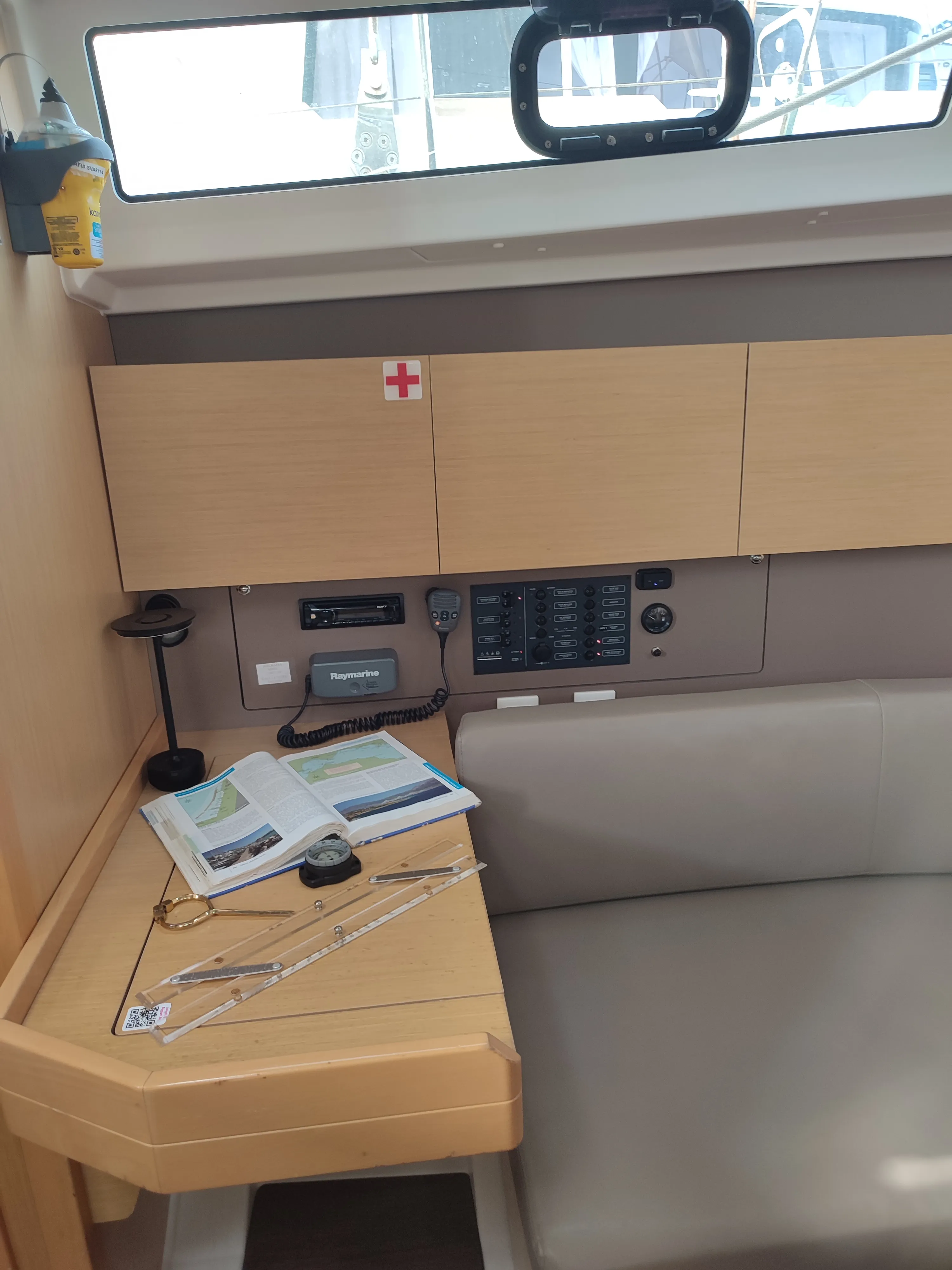 Oceanis 38 Zografia — foto dello yacht n. 16