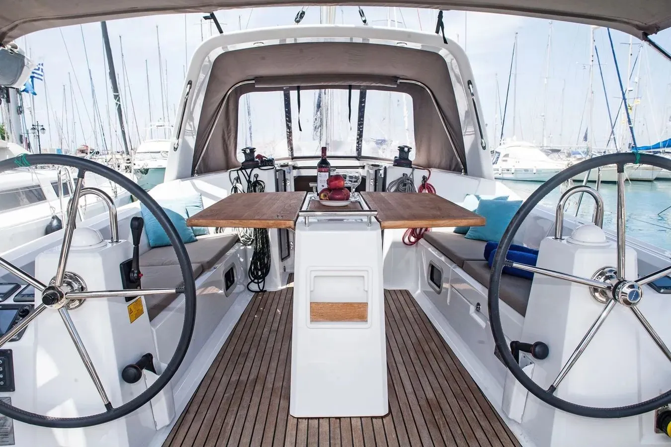 Oceanis 38 Zografia — foto dello yacht n. 11