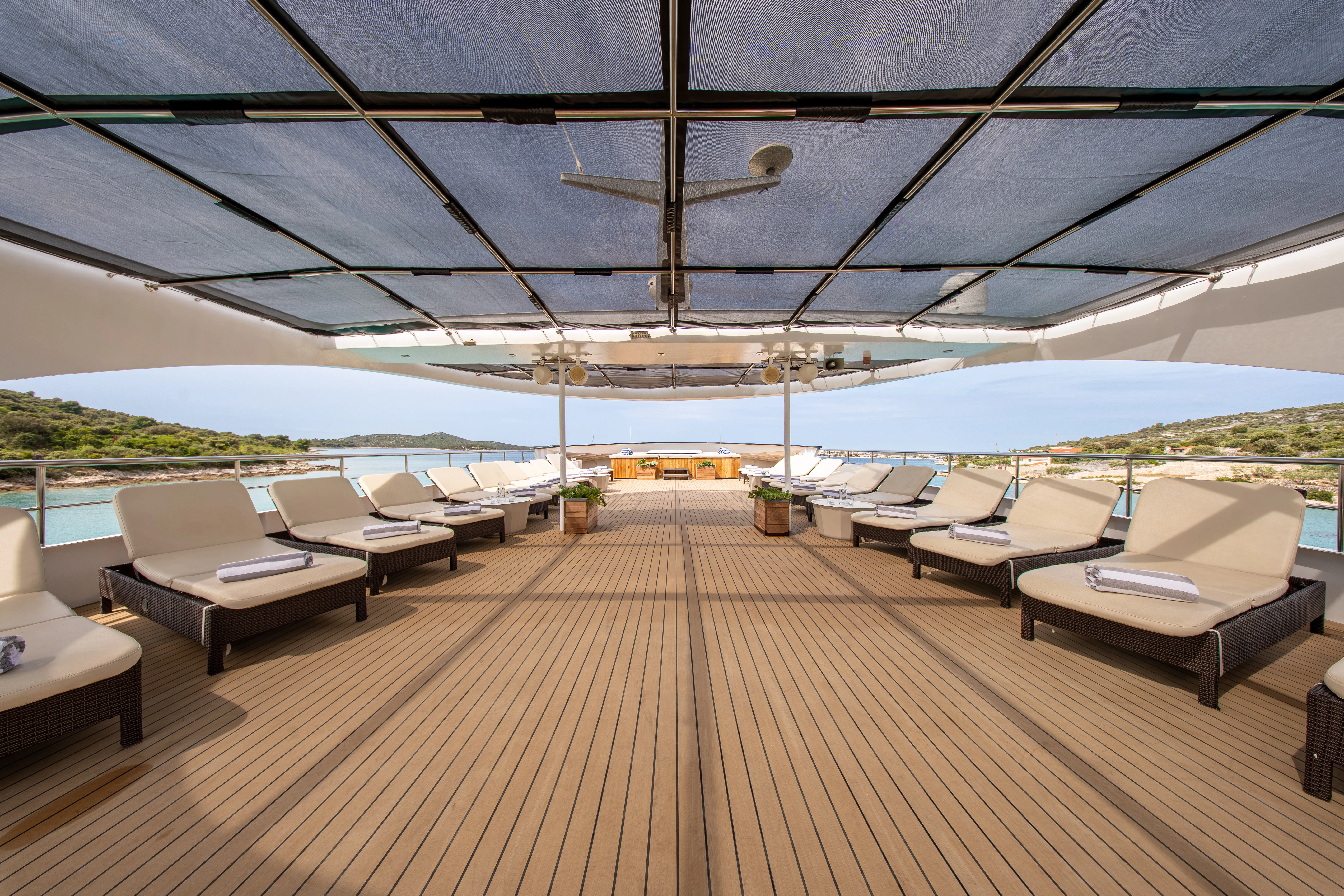Motoryacht Karizma — yacht photo 2