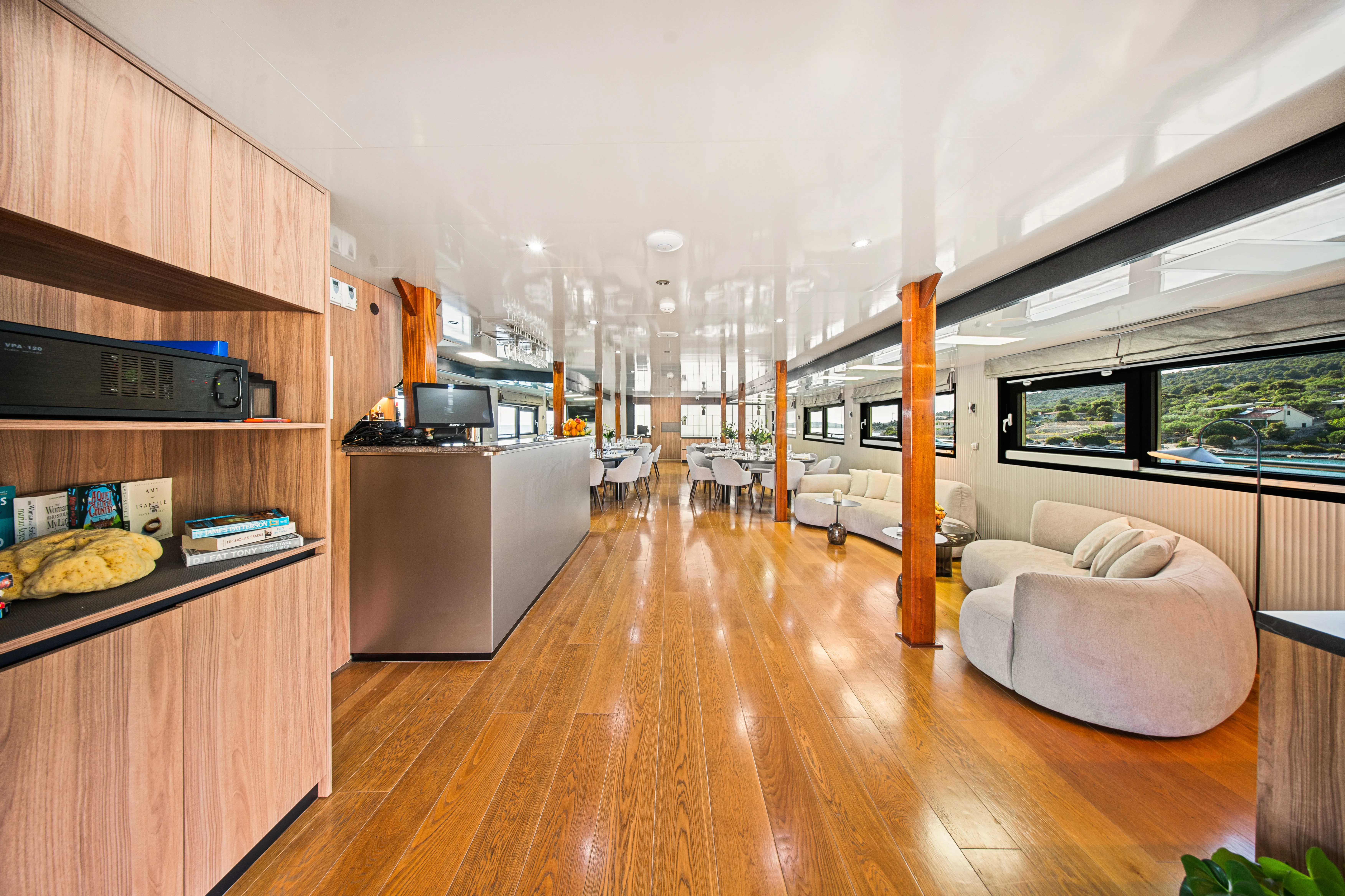 Motoryacht Karizma — yacht photo 40