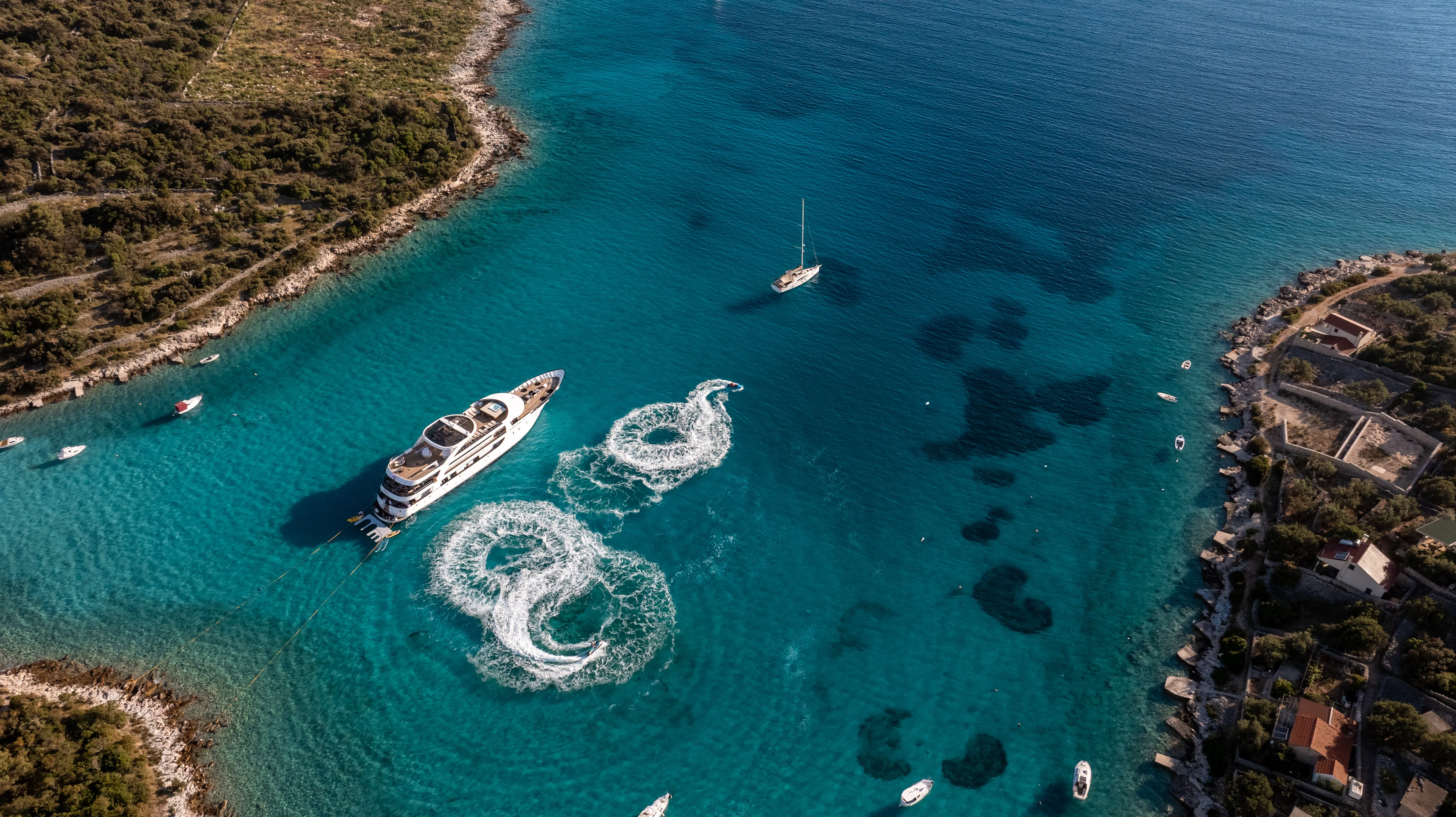 Motoryacht Karizma — yacht photo 12