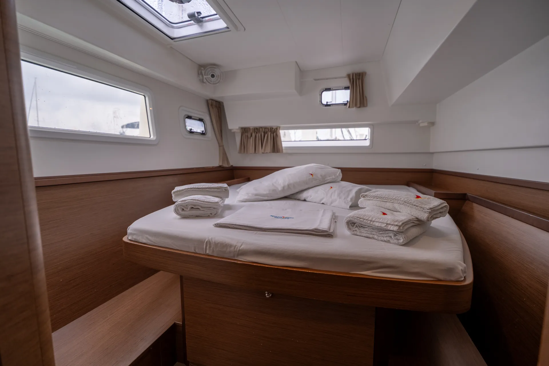 Lagoon 42 Cappero - Standard line — yacht photo 2